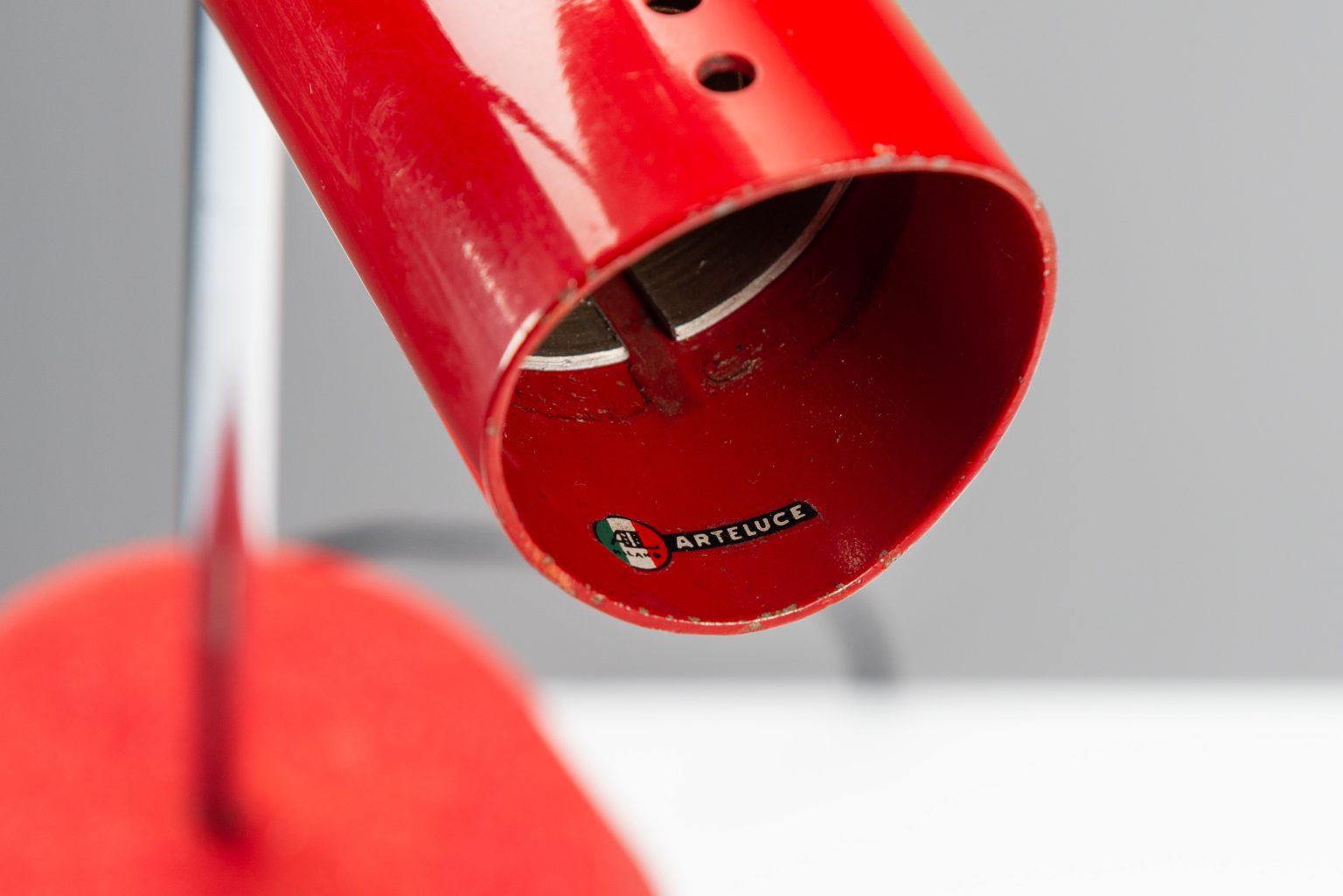 Gino Sarfatti 566 Lámpara de mesa Arteluce en rojo, Italia, 1956 en venta 6