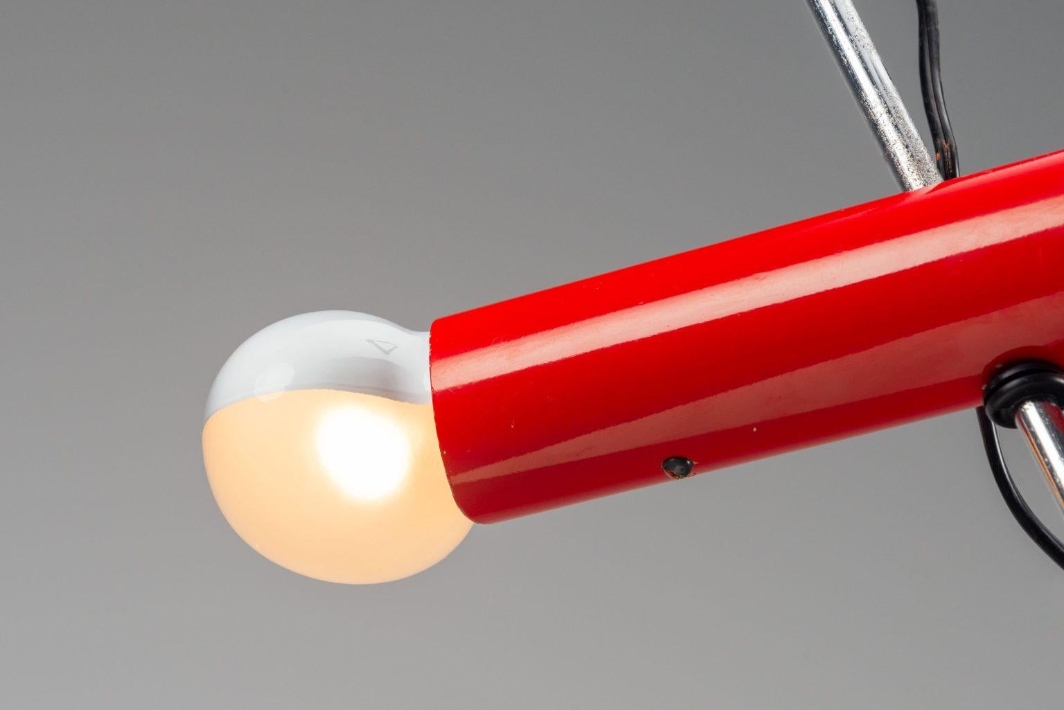 Gino Sarfatti 566 Lámpara de mesa Arteluce en rojo, Italia, 1956 en venta 1