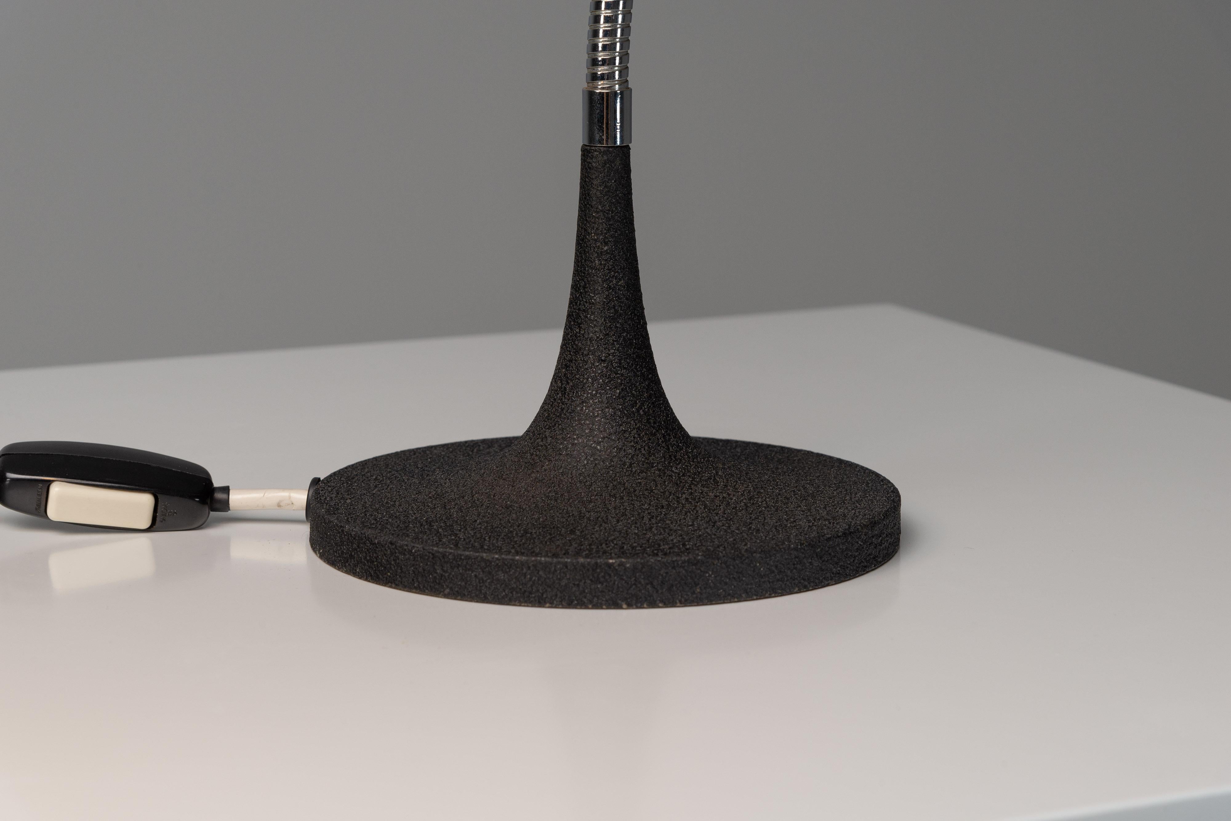 Mid-20th Century Gino Sarfatti 595 table lamp by Arteluce Italy 1961 For Sale