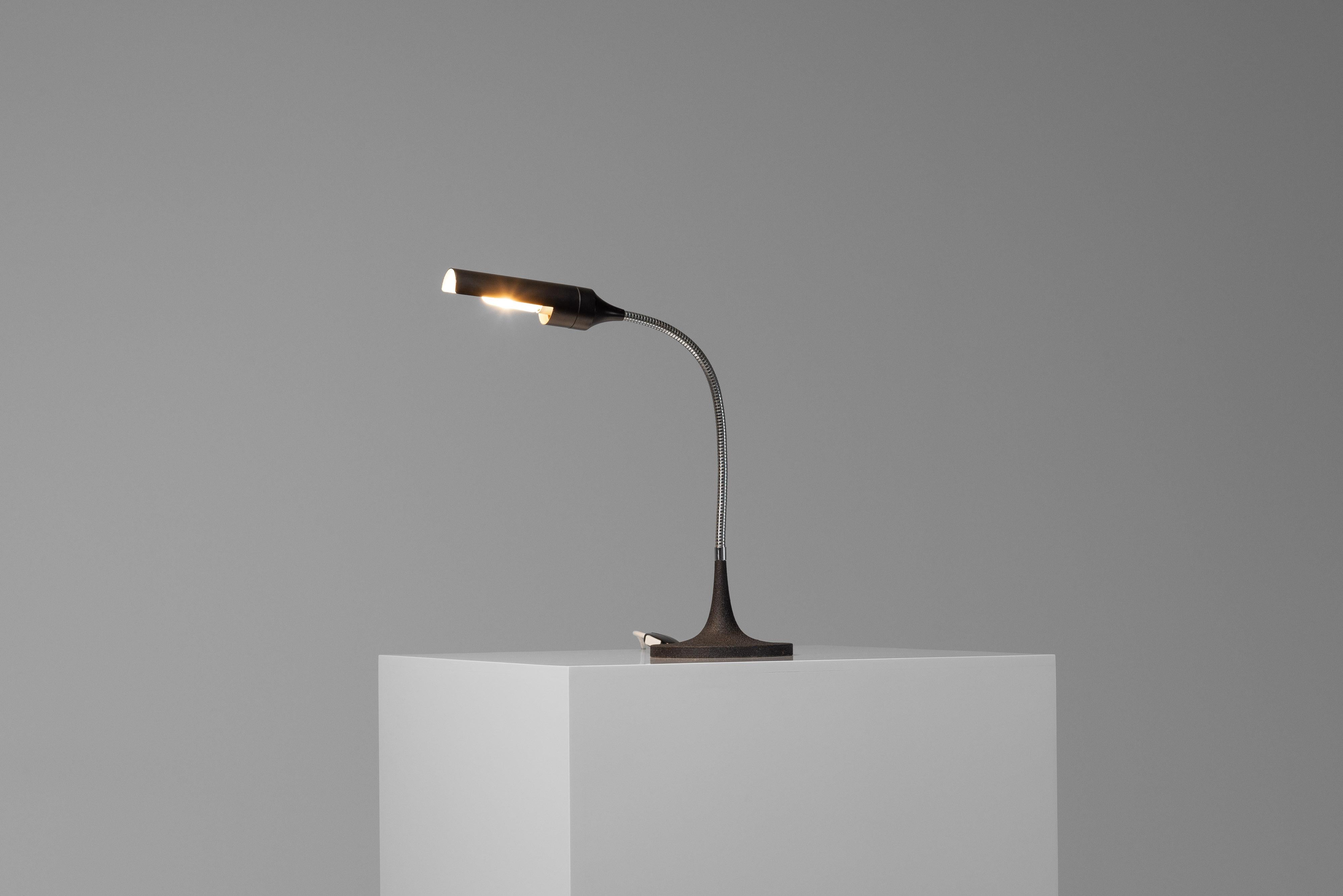 Gino Sarfatti 595 table lamp by Arteluce Italy 1961 For Sale