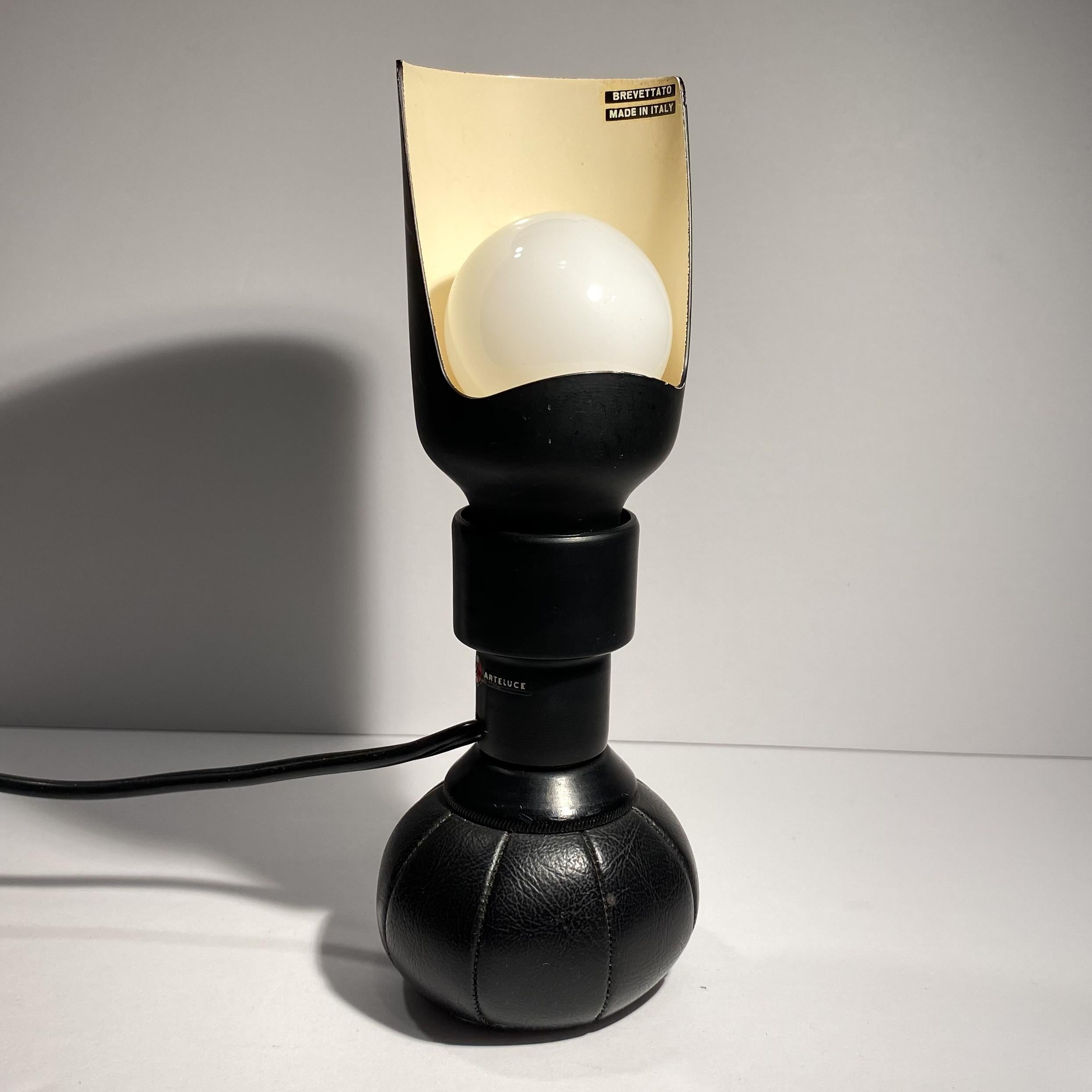 Mid-Century Modern Gino Sarfatti '600P' Table Lamp