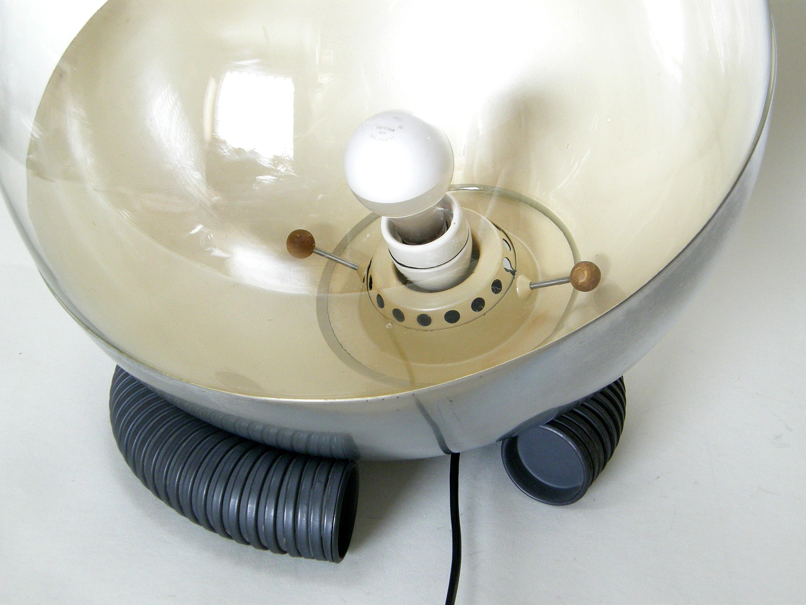 Gino Sarfatti Adjustable Table Lamp for Arteluce Model Number 598, circa 1965 In Good Condition In Chicago, IL