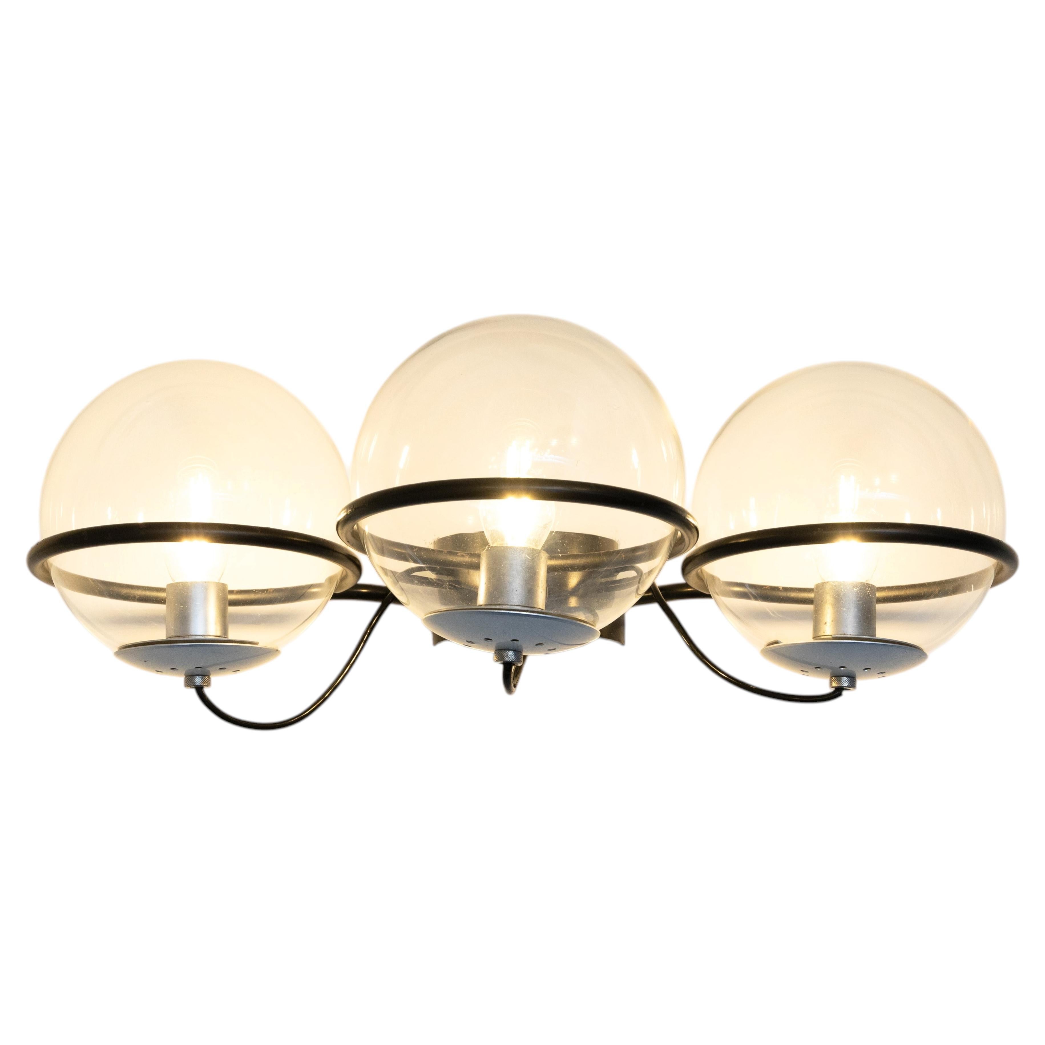 Gino Sarfatti Arteluce 3-sphere wall lamp, 1960 For Sale