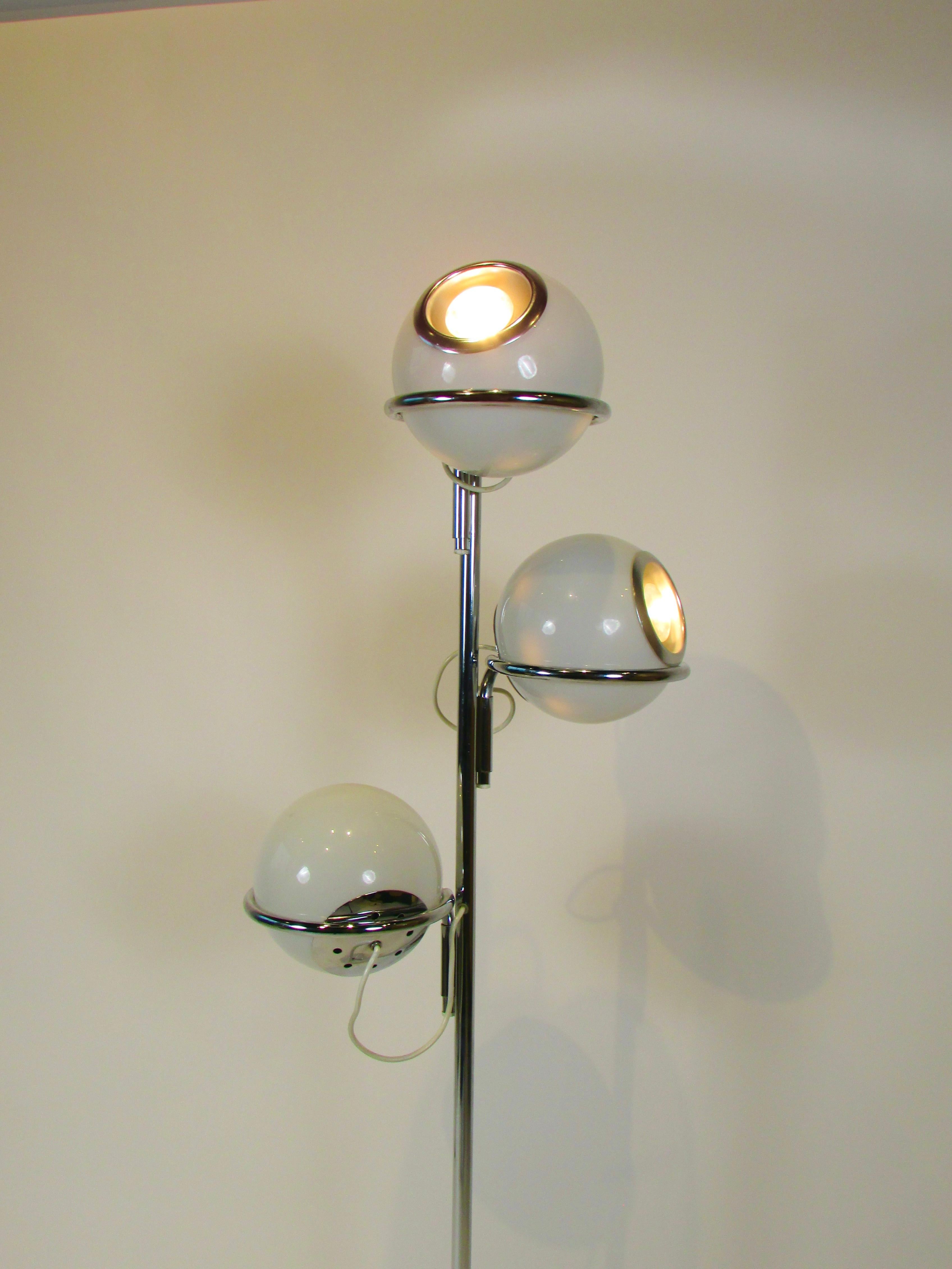 Gino Sarfatti Arteluce multi adjustable three globe floor lamp on marble base For Sale 1