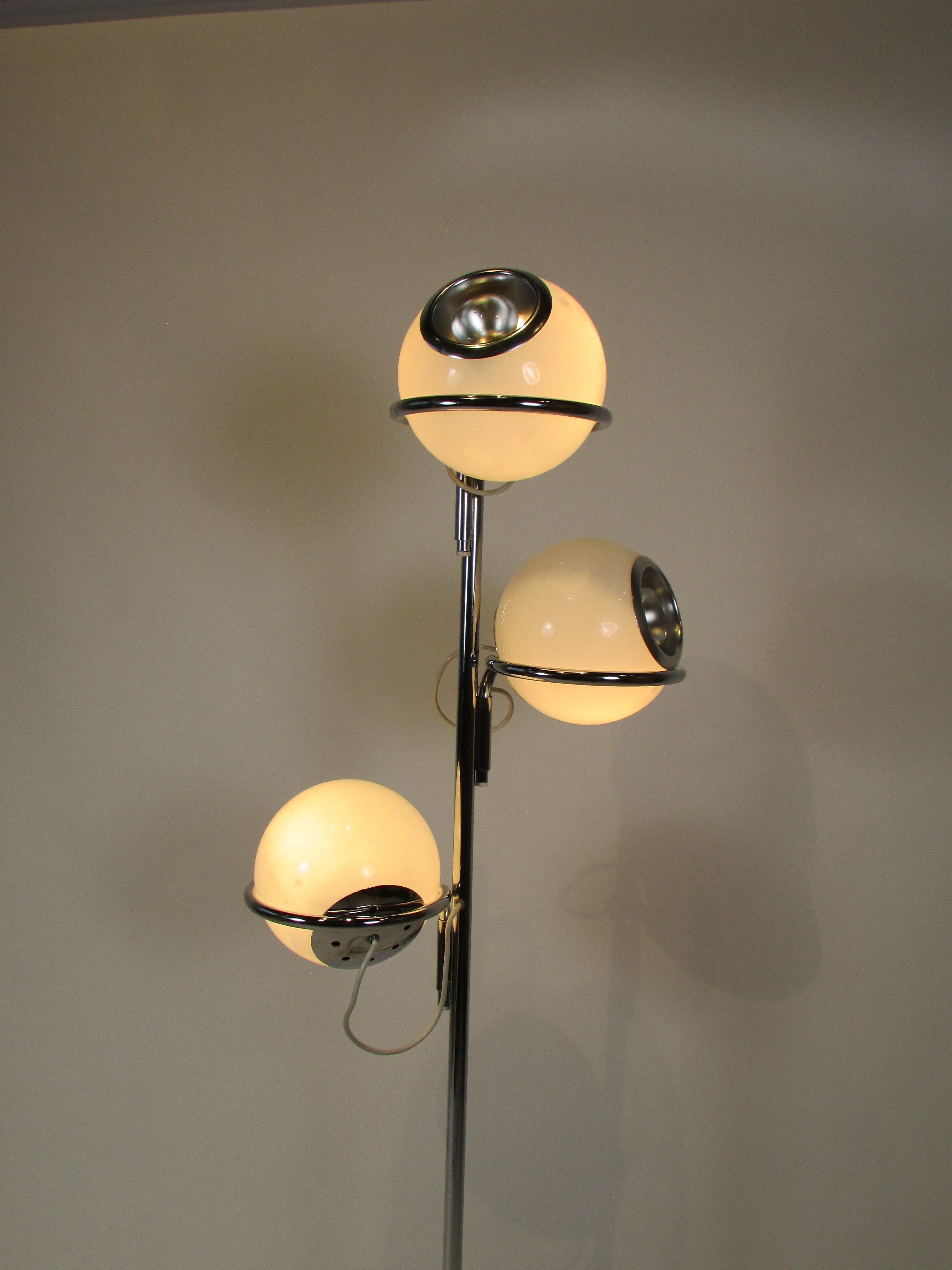 Gino Sarfatti Arteluce multi adjustable three globe floor lamp on marble base For Sale 2