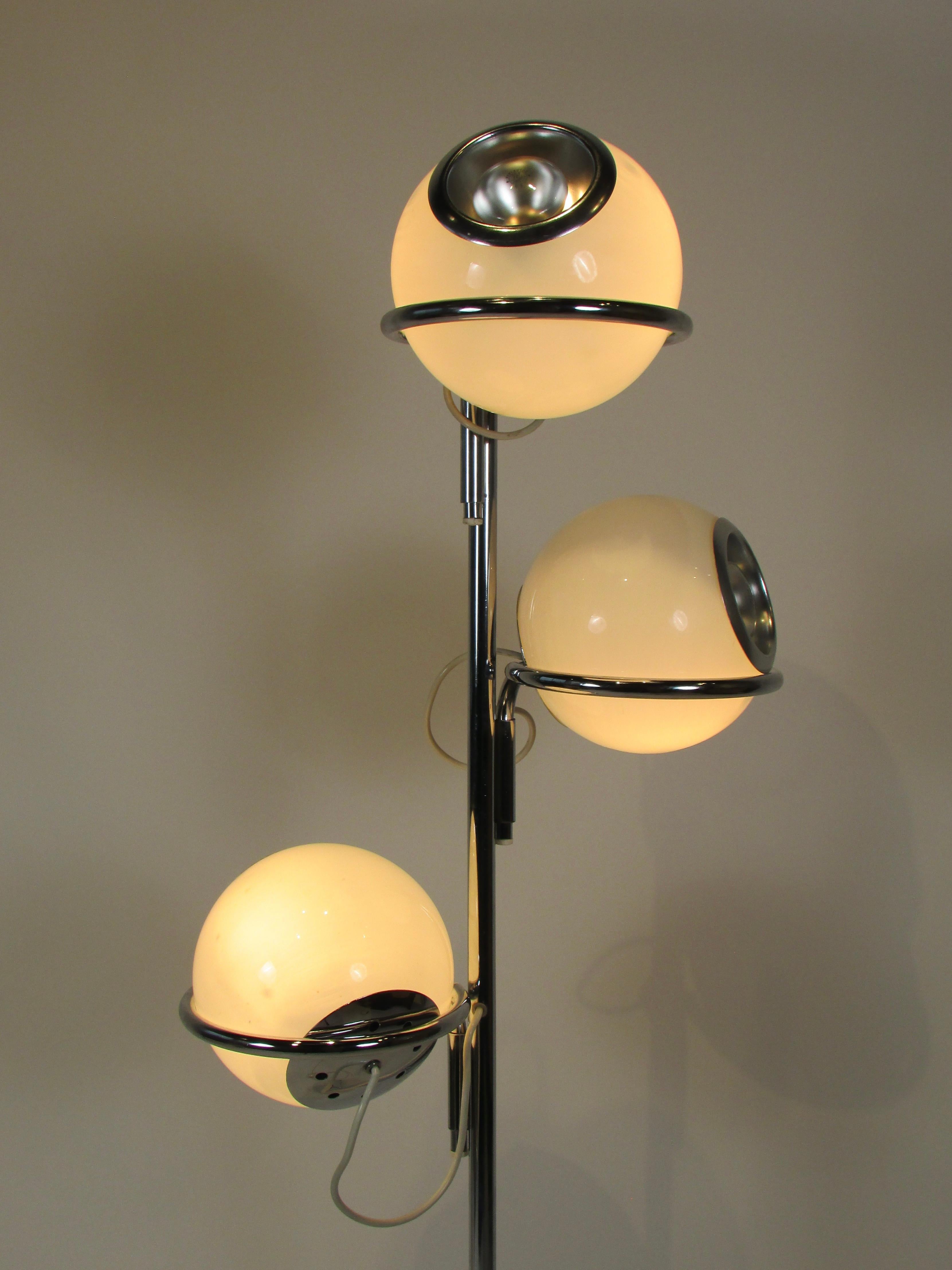 Gino Sarfatti Arteluce multi adjustable three globe floor lamp on marble base For Sale 5