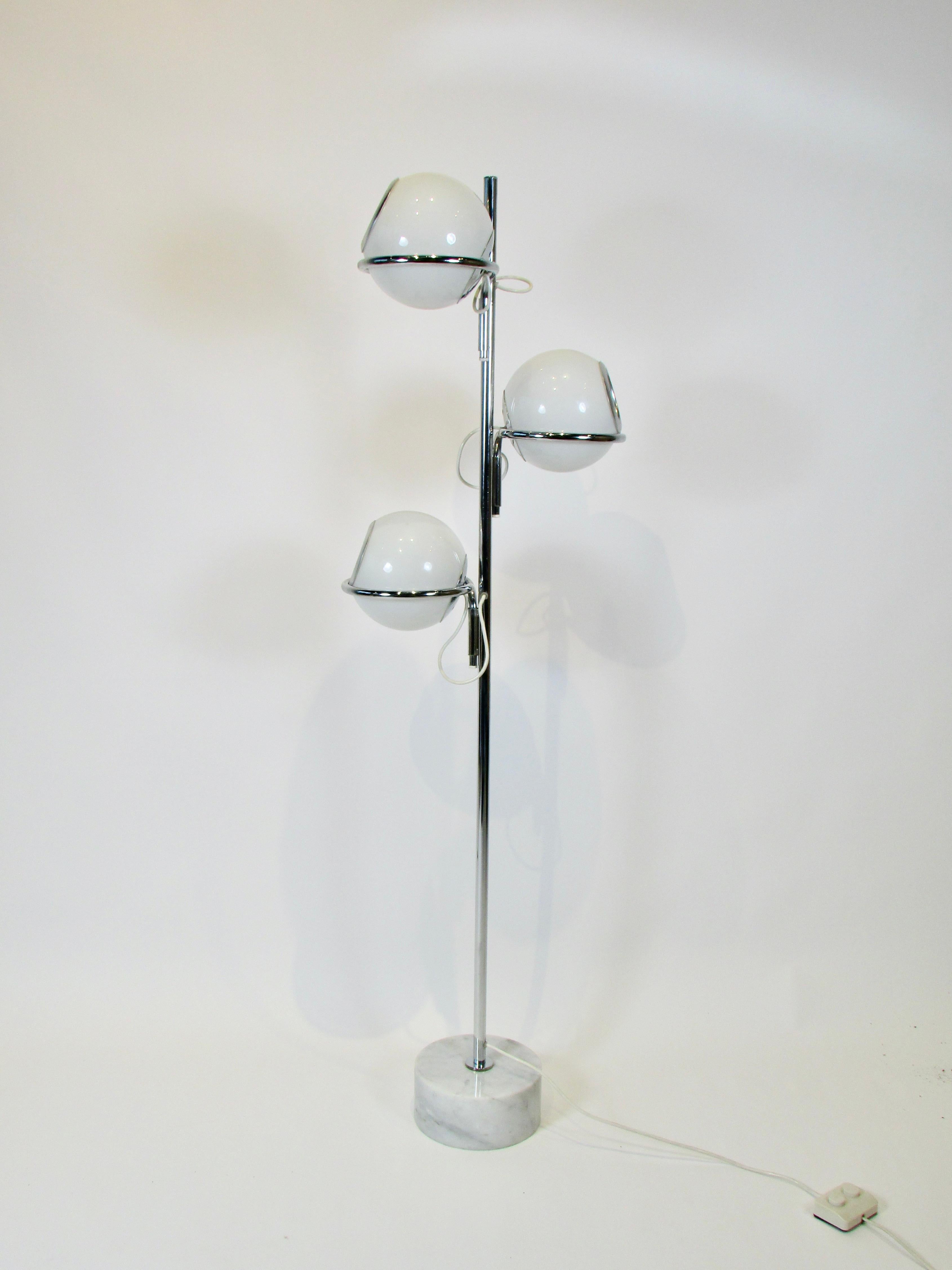 Polished Gino Sarfatti Arteluce multi adjustable three globe floor lamp on marble base For Sale