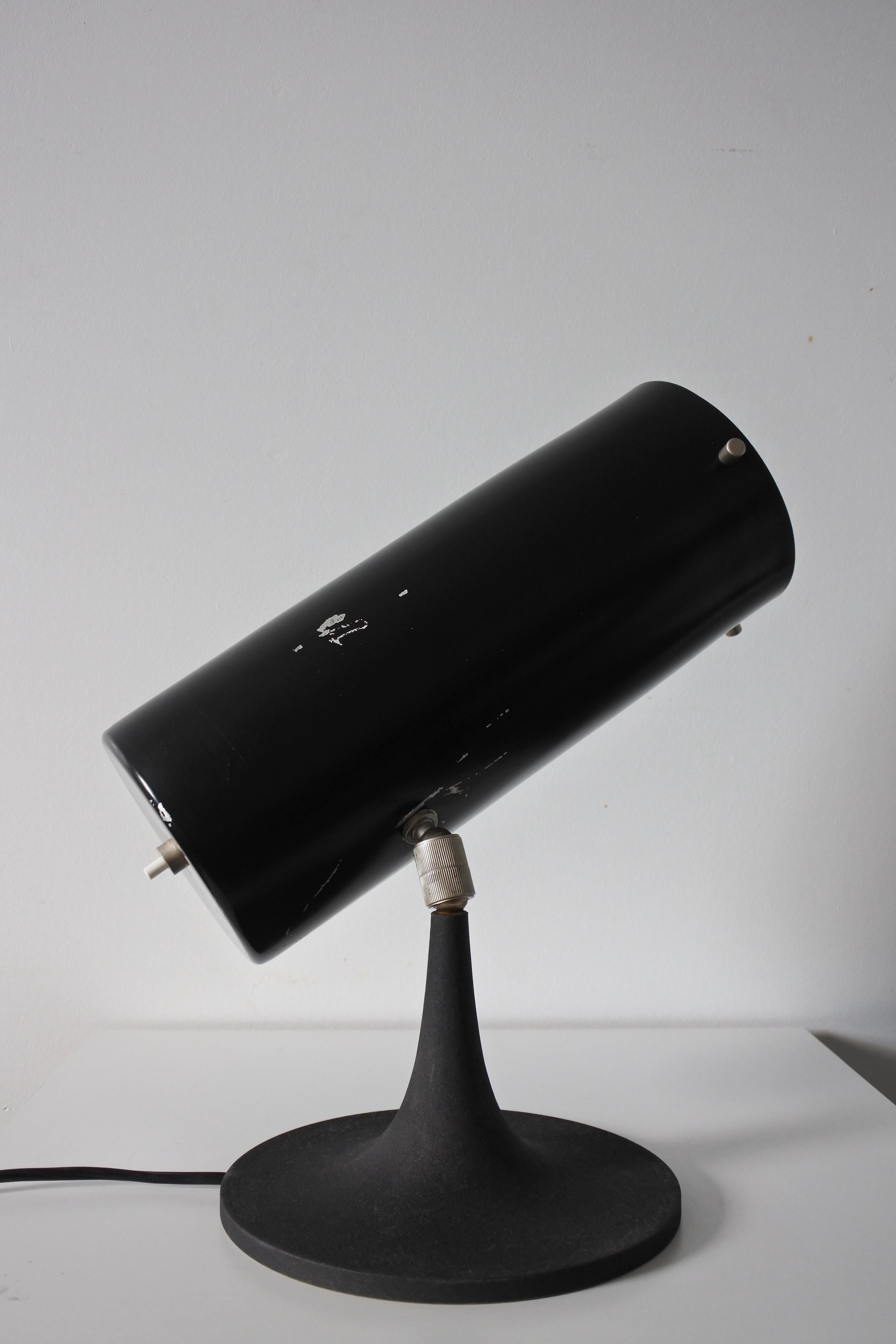 Gino Sarfatti & Arteluce Table Lamp Model 569/N Italy, 1956 For Sale 8