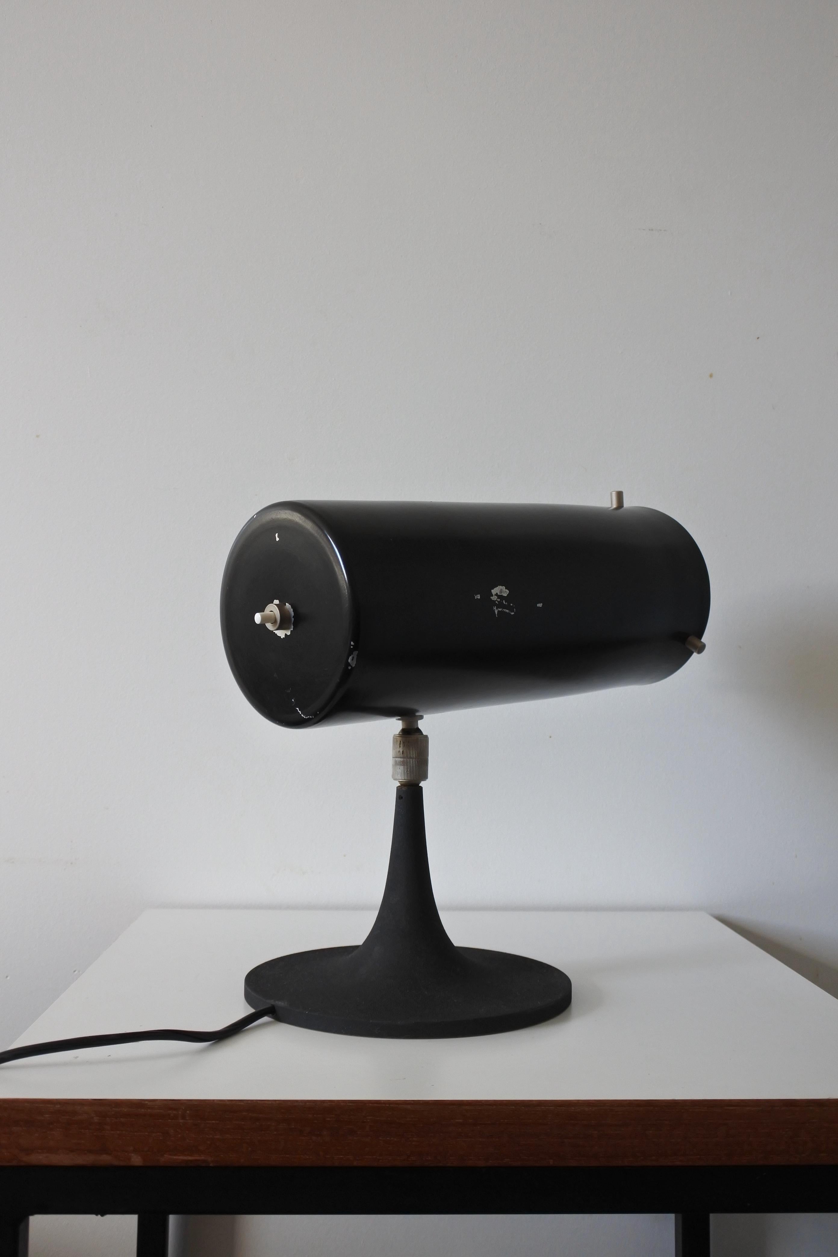 Gino Sarfatti & Arteluce Table Lamp Model 569/N Italy, 1956 For Sale 10