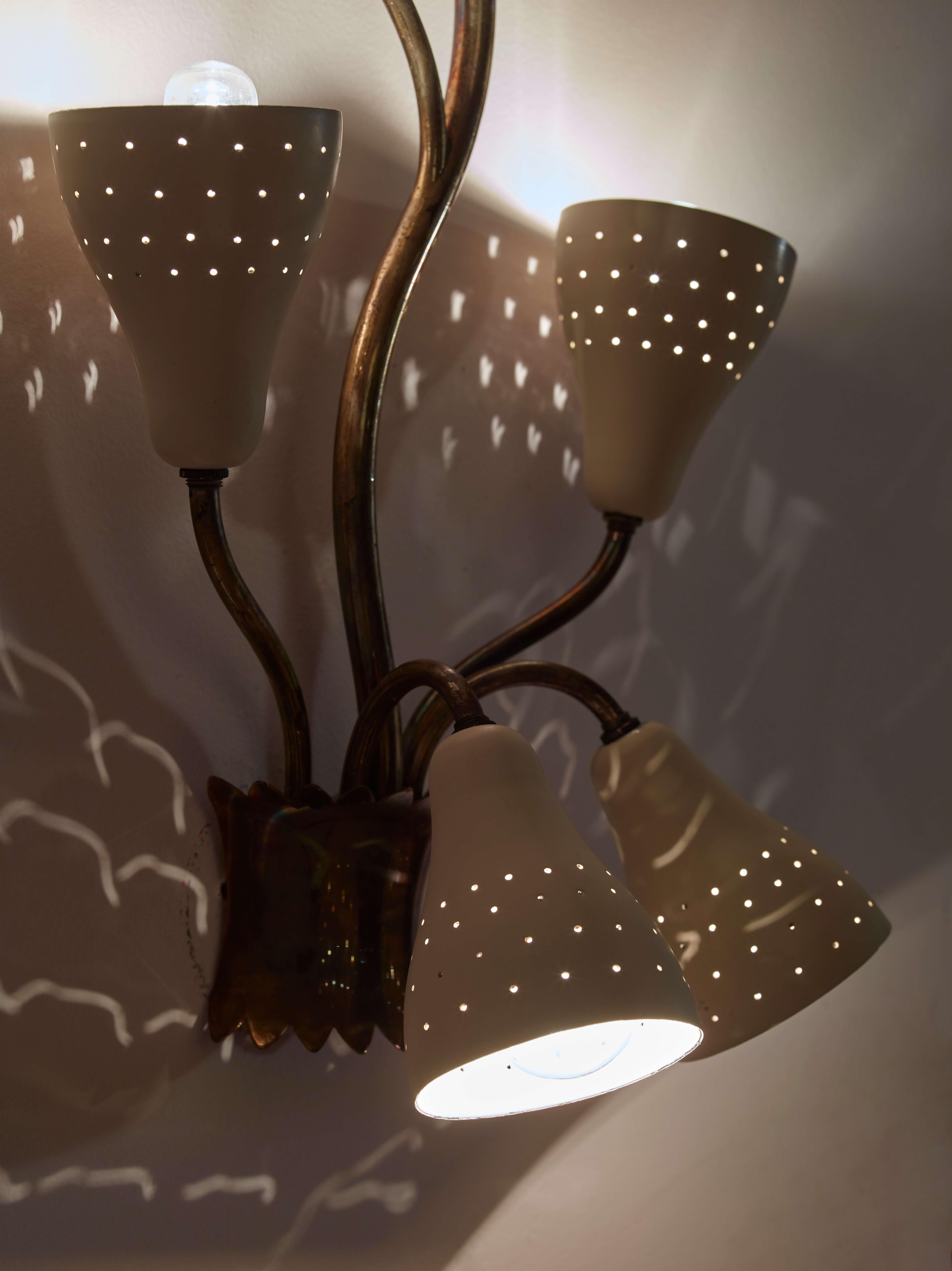 Metal Gino Sarfatti brass and painted metal wall lamp with six light, Arteluce, 1950s