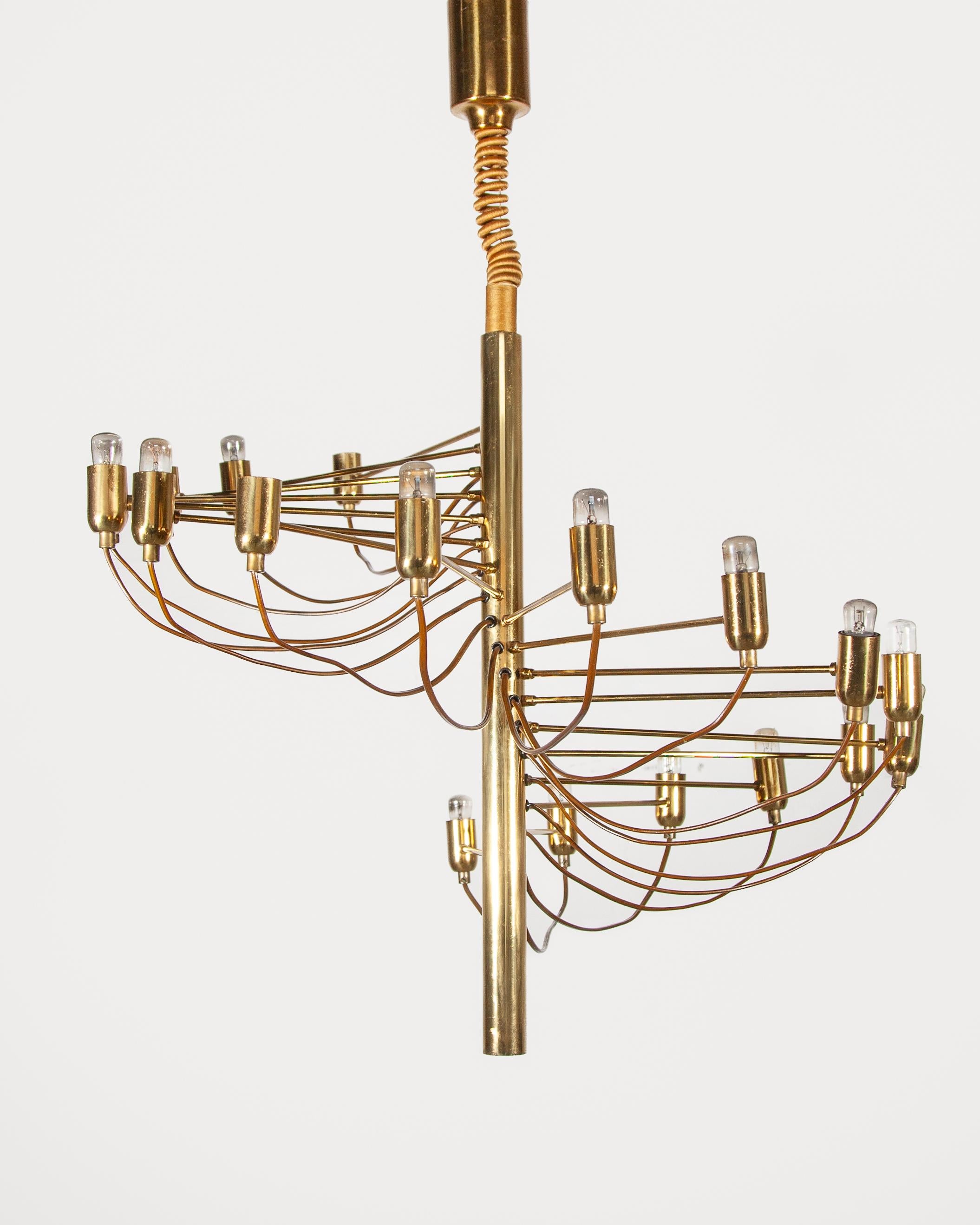 Araña en espiral de latón Gino Sarfatti, años 70 en venta 5
