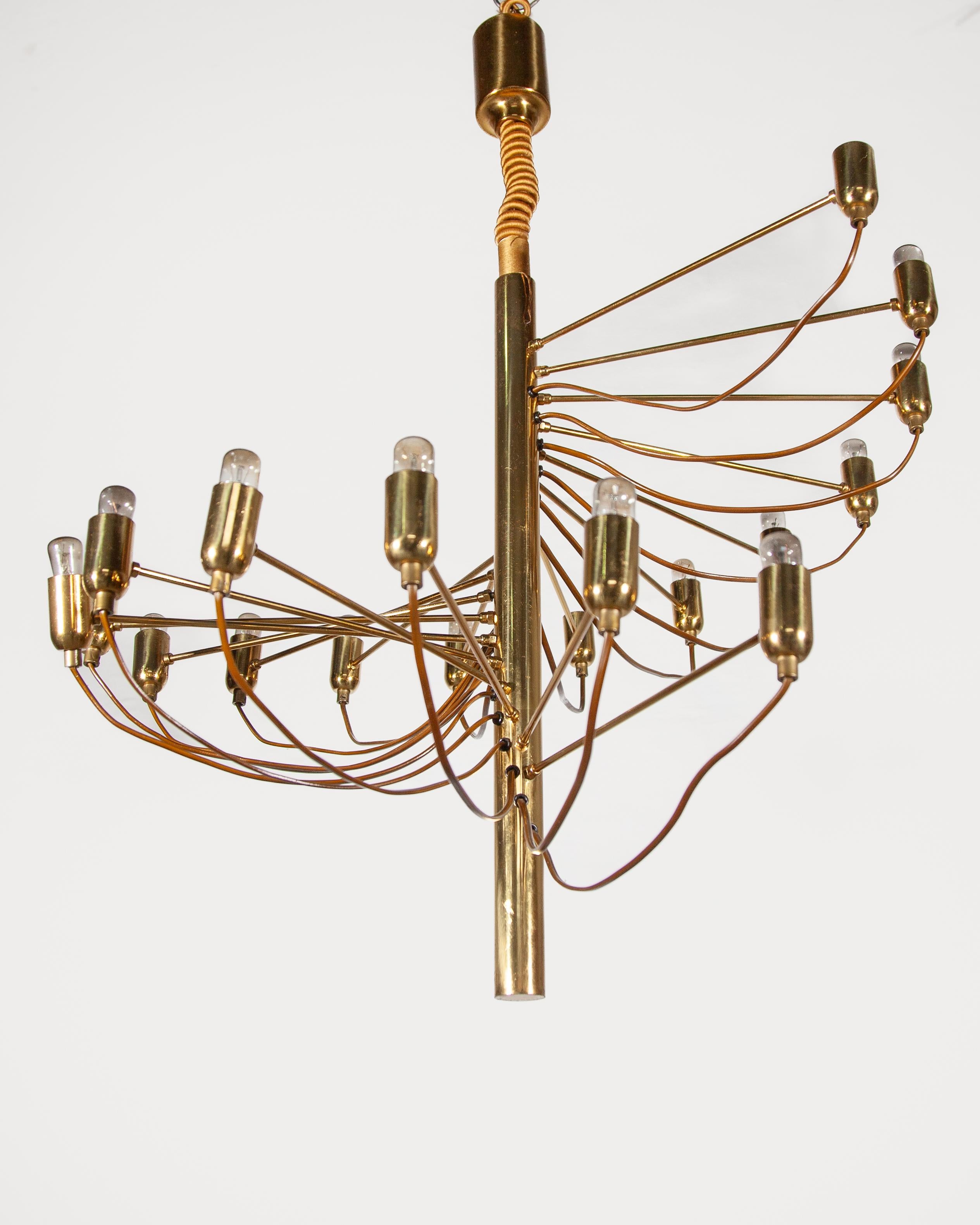 Araña en espiral de latón Gino Sarfatti, años 70 Moderno de mediados de siglo en venta