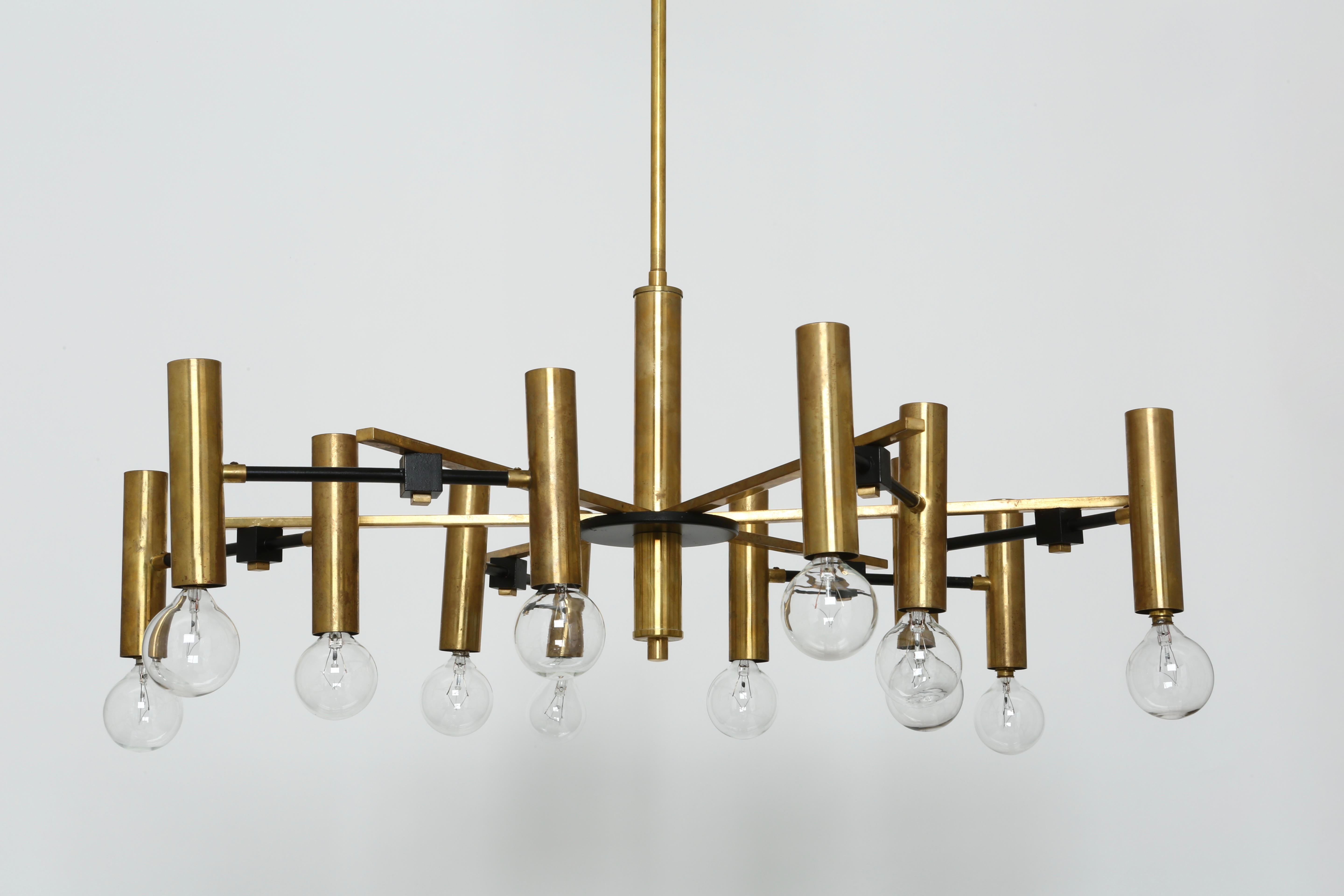 Gino Sarfatti Chandelier for Arteluce In Good Condition For Sale In Brooklyn, NY