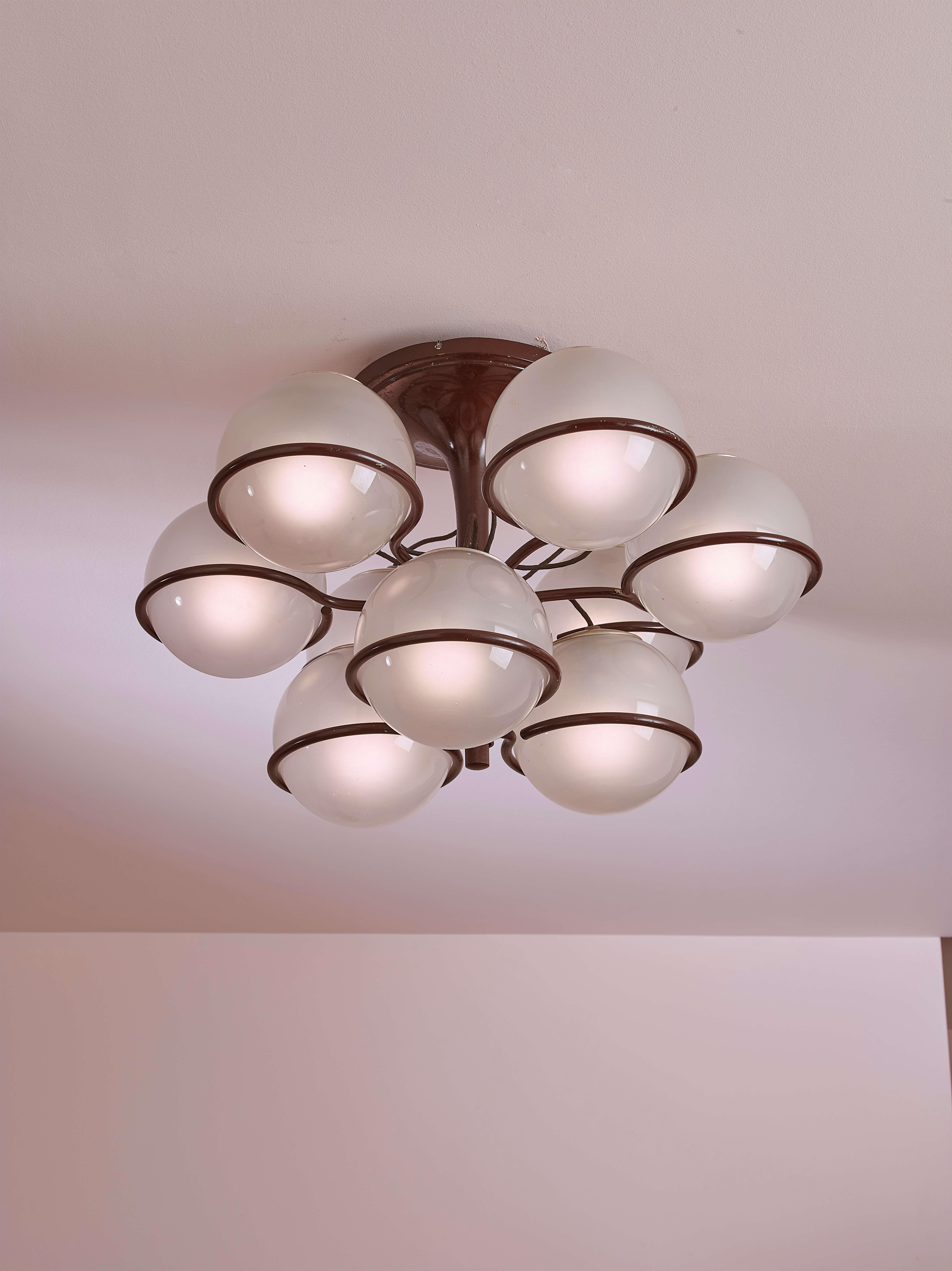 Lampadario Gino Sarfatti Modello 2042/9 prodotto da Arteluce, Italia, anni '60 In condizioni buone in vendita a Chiavari, Liguria