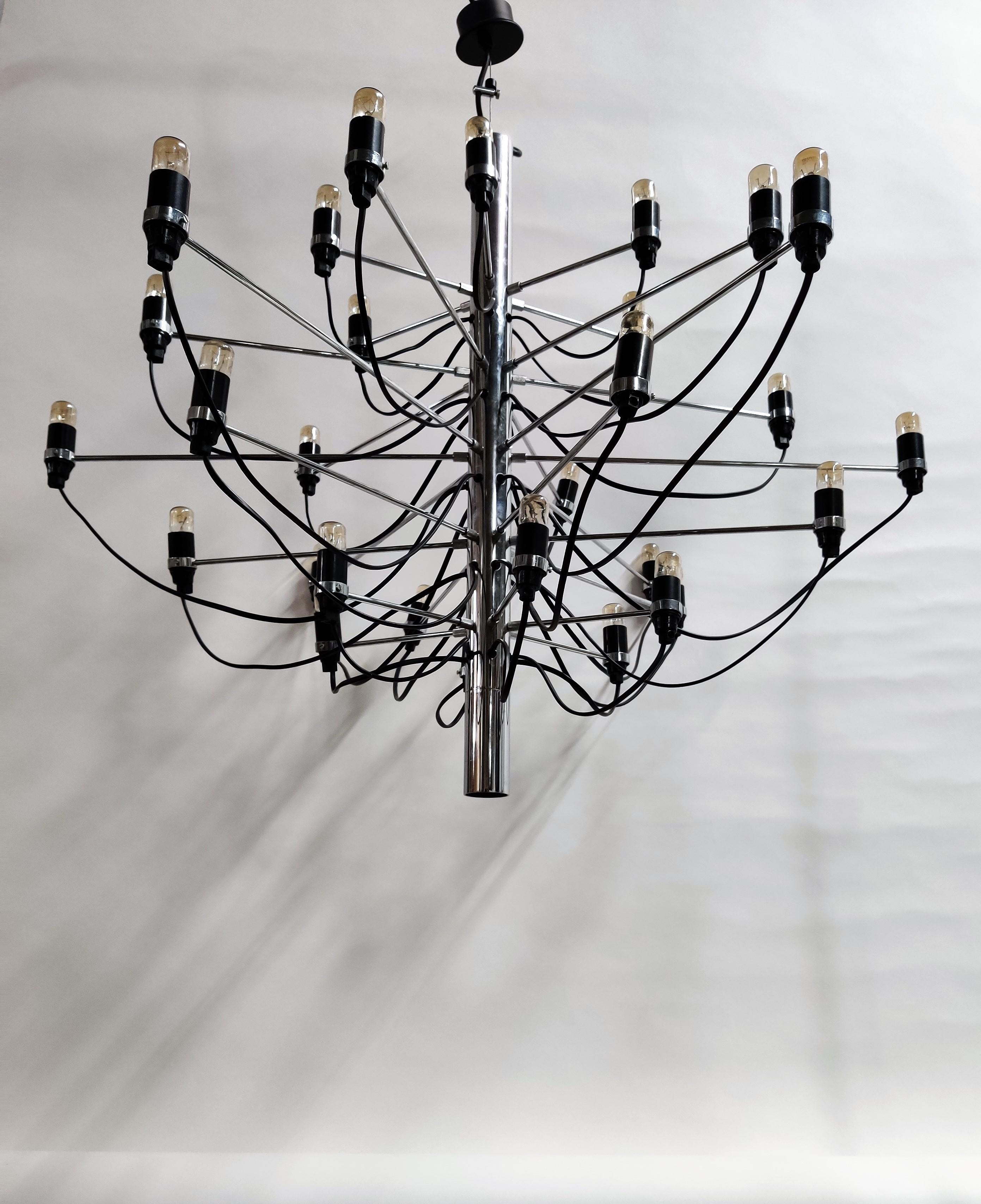 Mid-Century Modern Gino Sarfatti Chandelier Model 2097/30 for Flos