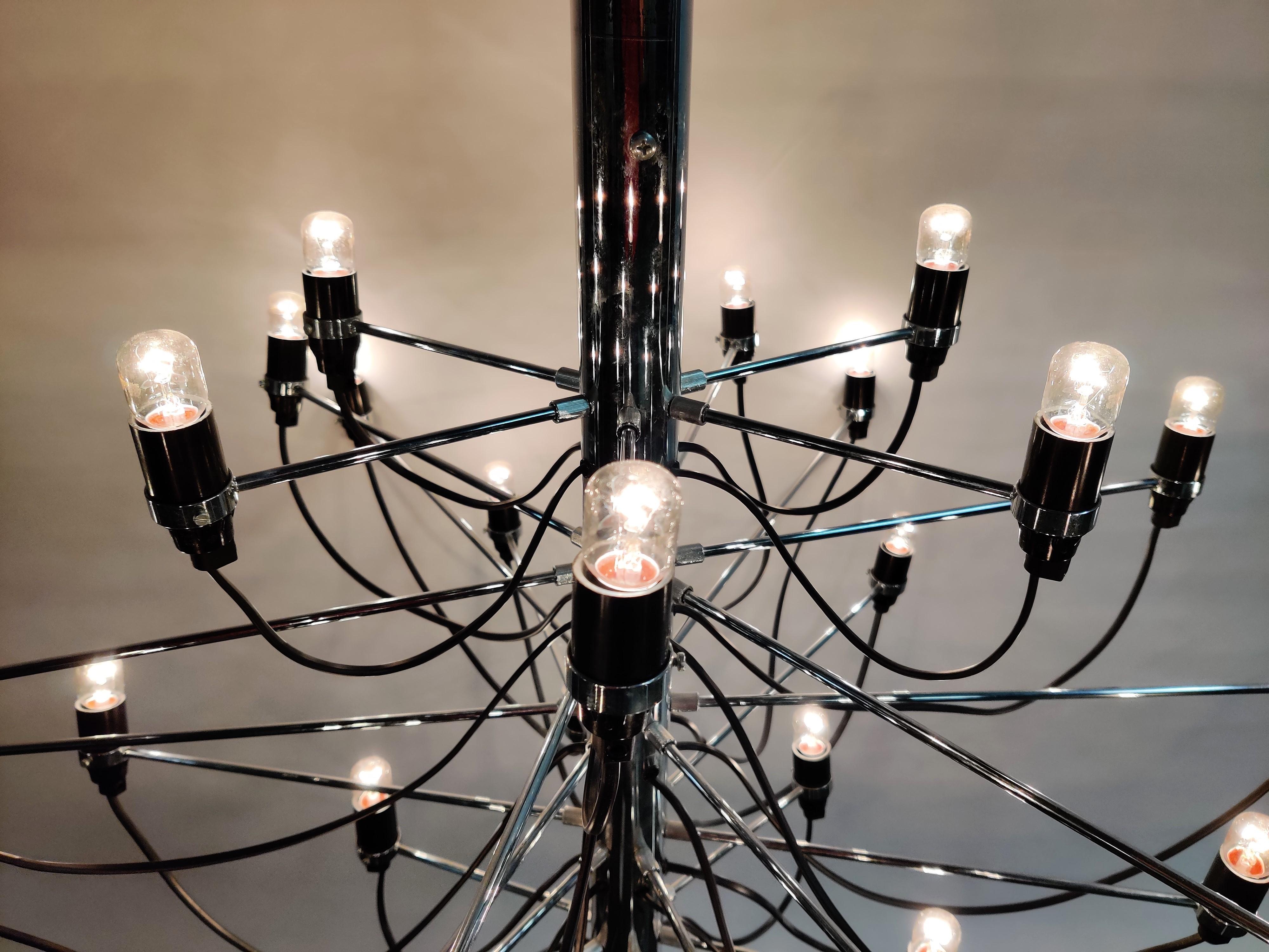 Gino Sarfatti Chandelier Model 2097/30 for Flos In Excellent Condition In HEVERLEE, BE