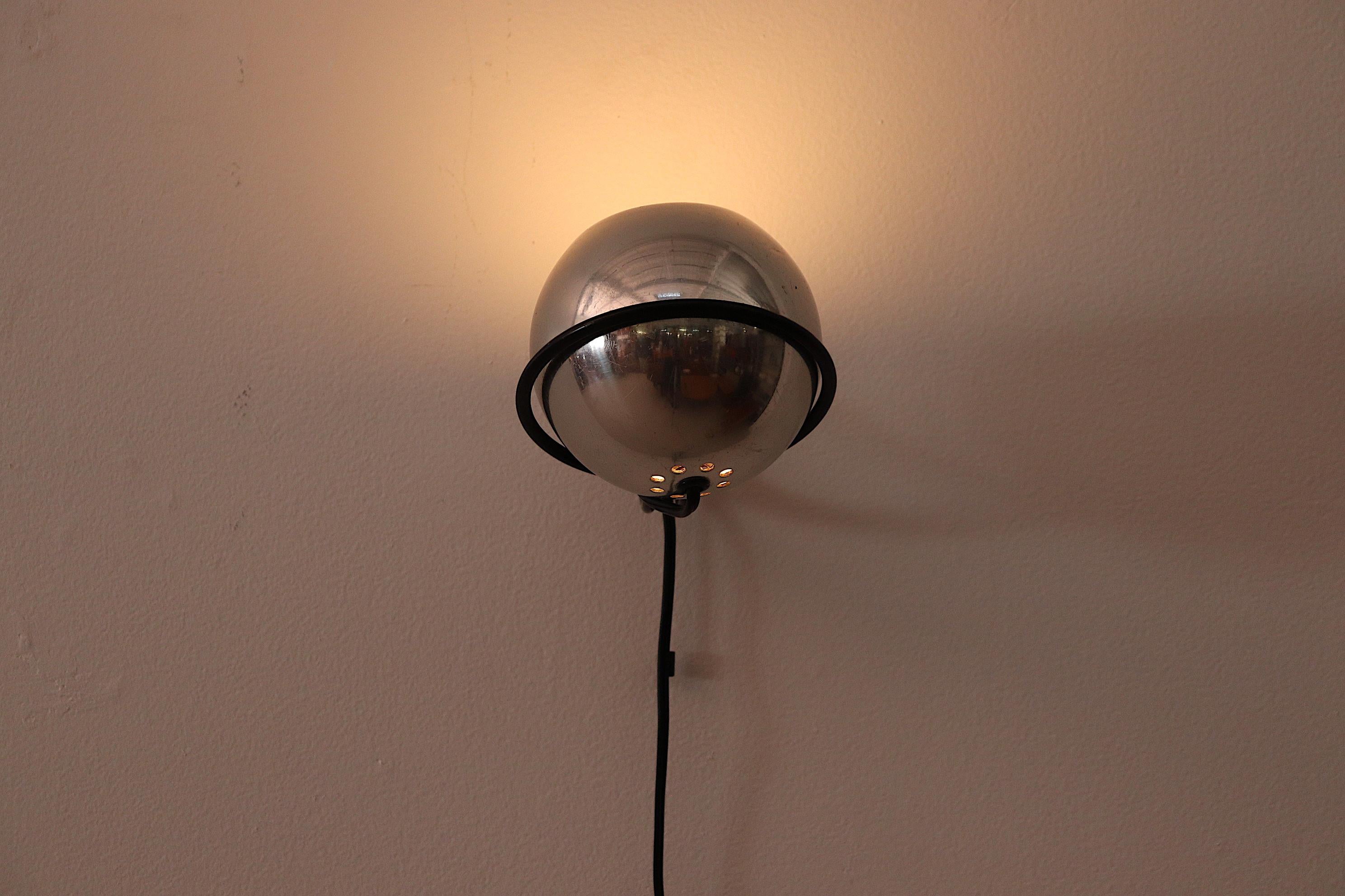 Gino Sarfatti Chrome Globe Lamp In Good Condition In Los Angeles, CA