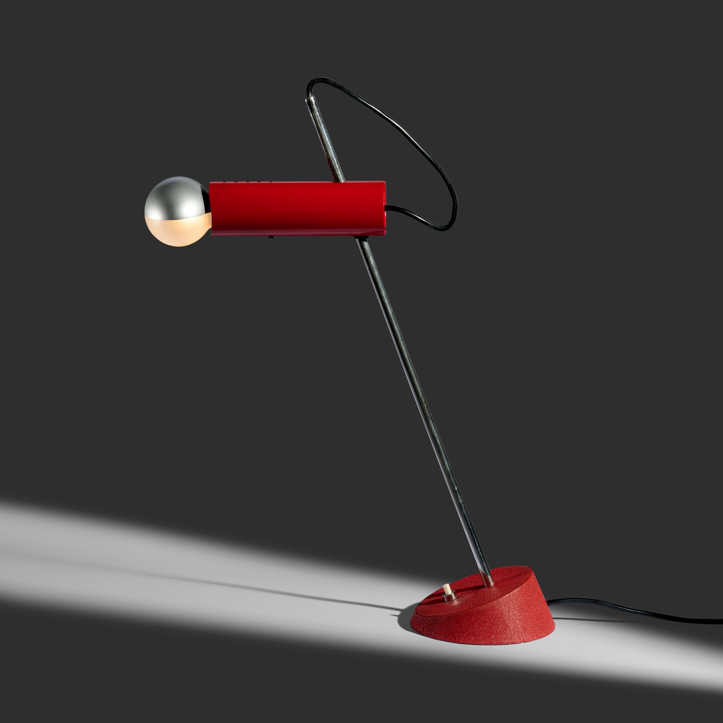 Mid-Century Modern Lampe de table rouge précoce Gino Sarfatti modèle 566 pour Arteluce, Italie, 1956 en vente