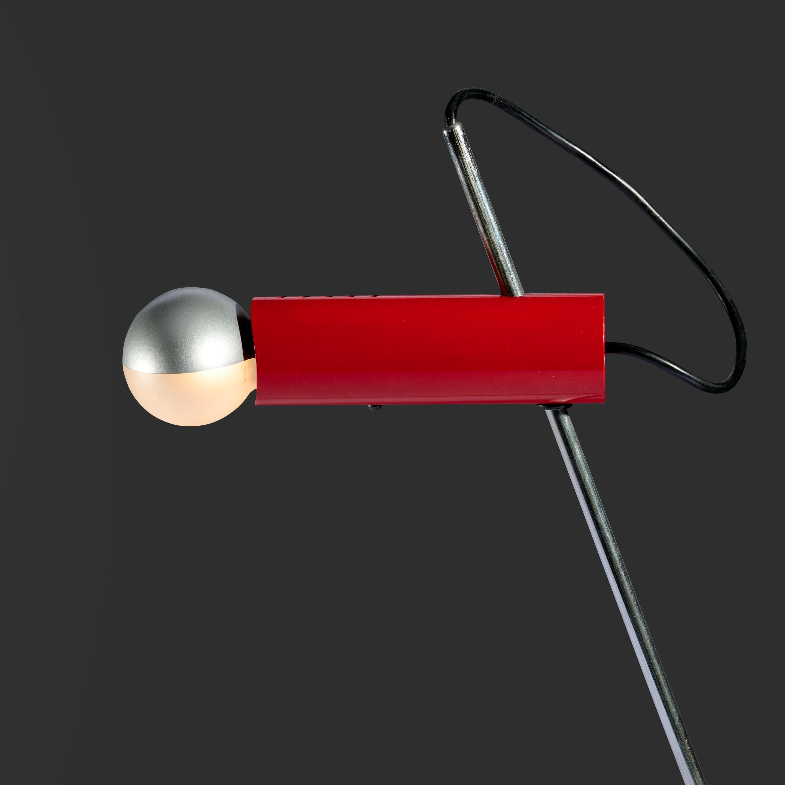italien Lampe de table rouge précoce Gino Sarfatti modèle 566 pour Arteluce, Italie, 1956 en vente