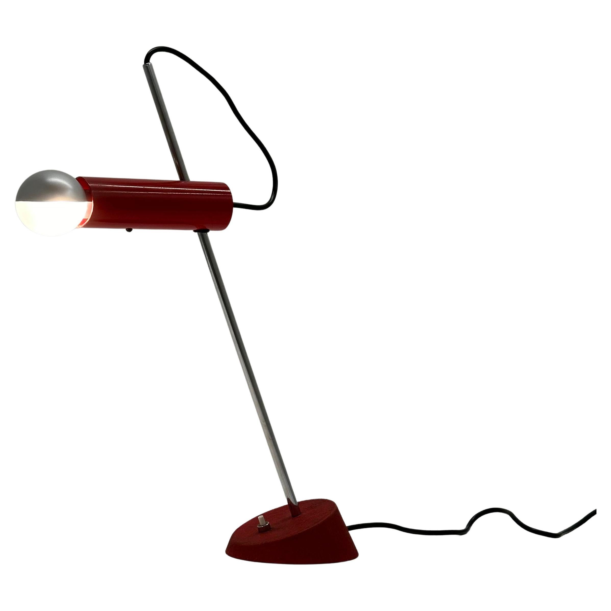 Gino Sarfatti early red model 566 table lamp for Arteluce, Italy, 1956 For Sale