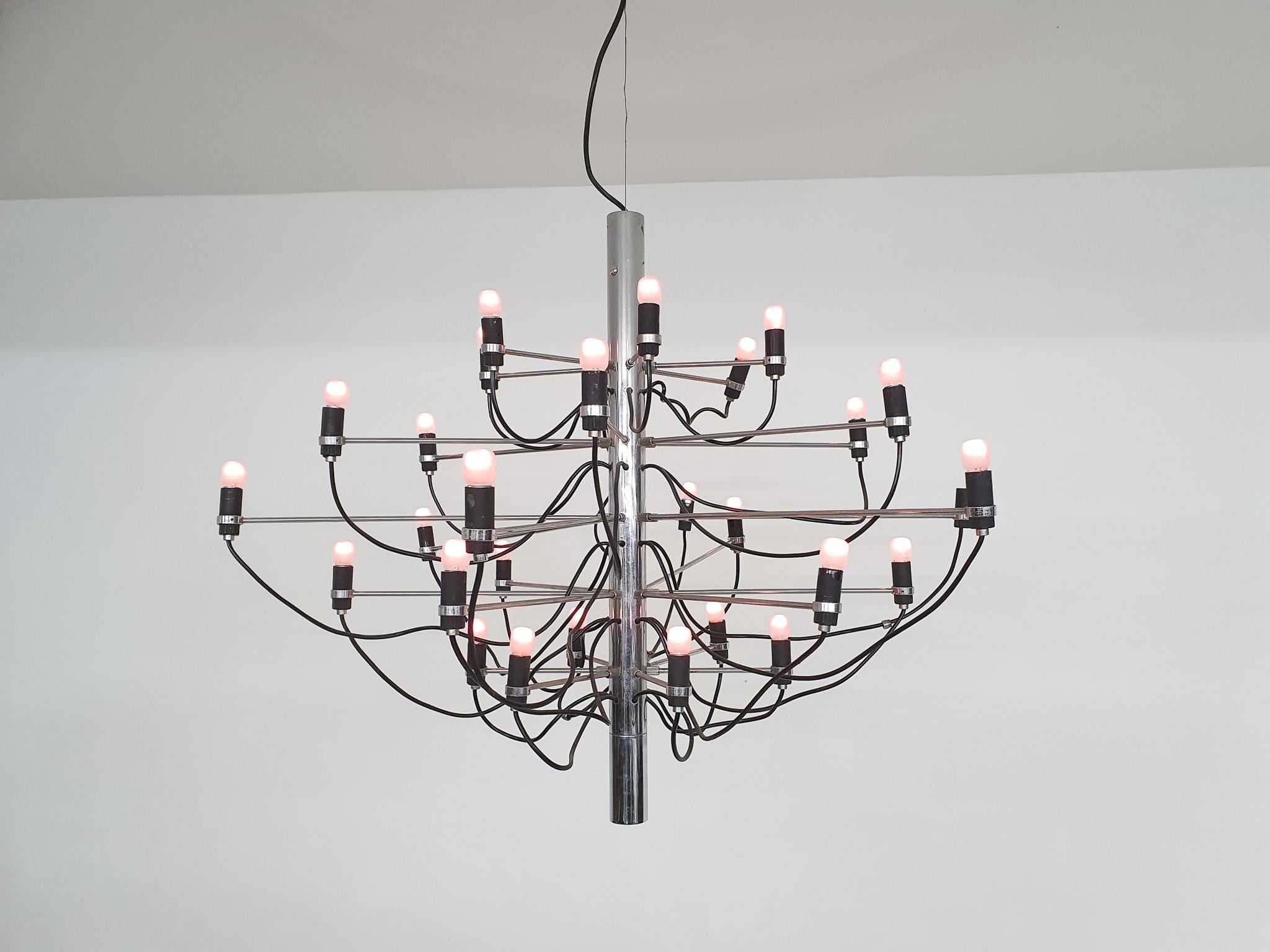 Italian Gino Sarfatti for Arteluce 2097/30 Chandelier, Italy 1960's For Sale