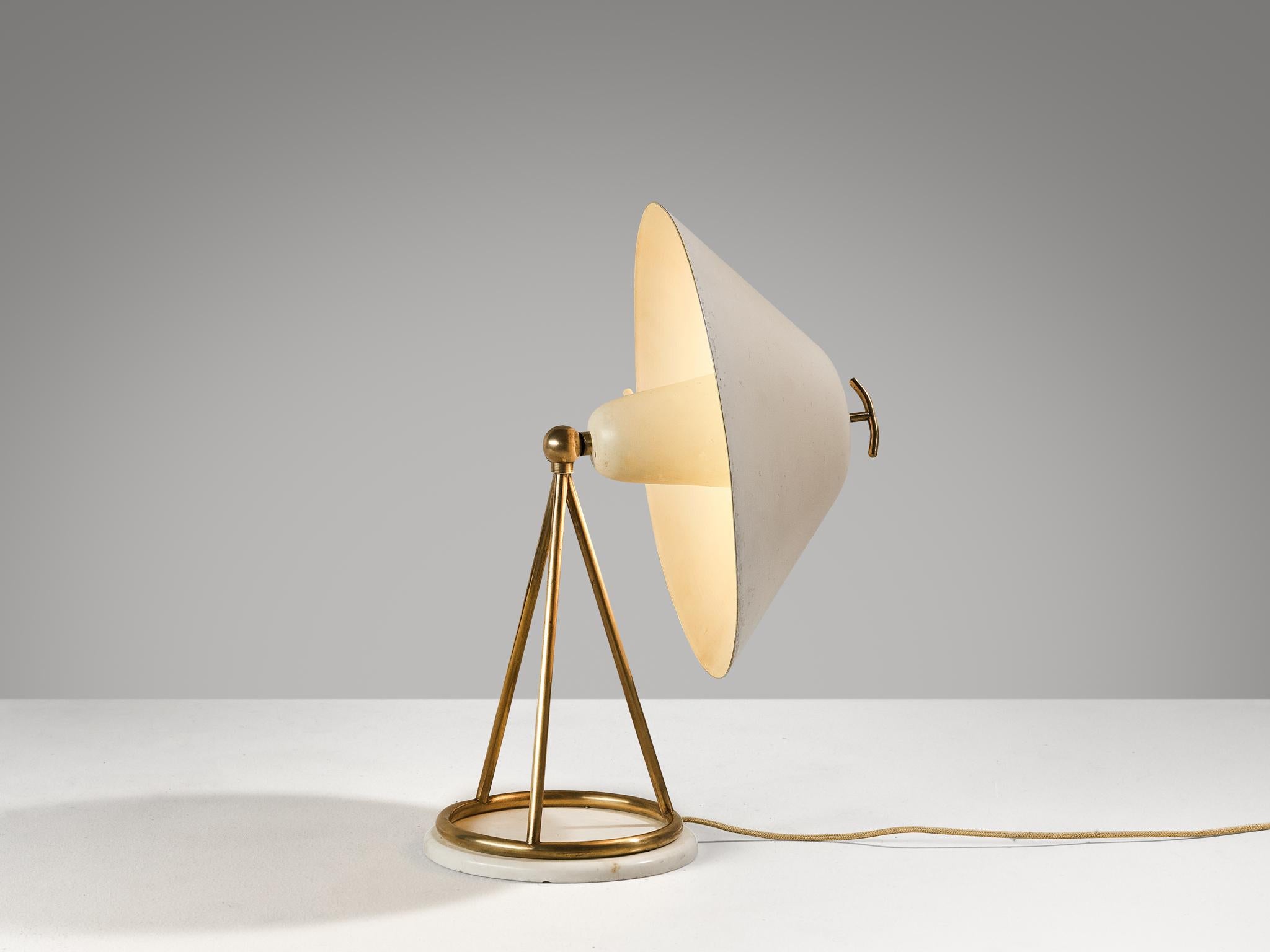 Italian Gino Sarfatti for Arteluce '516' Table Lamp  For Sale