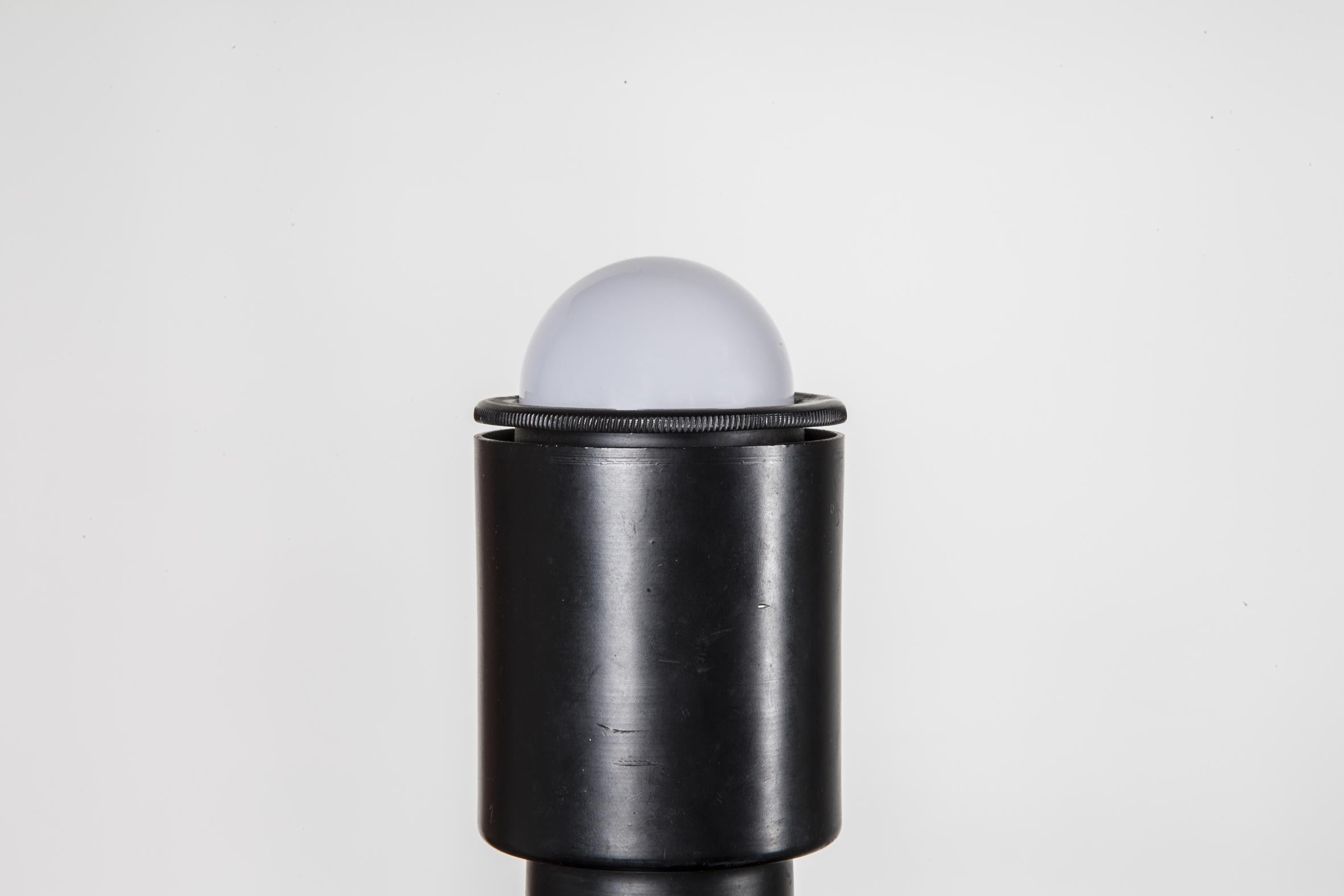 Mid-Century Modern Gino Sarfatti for Arteluce; '600 G' Lamp, 1960s For Sale