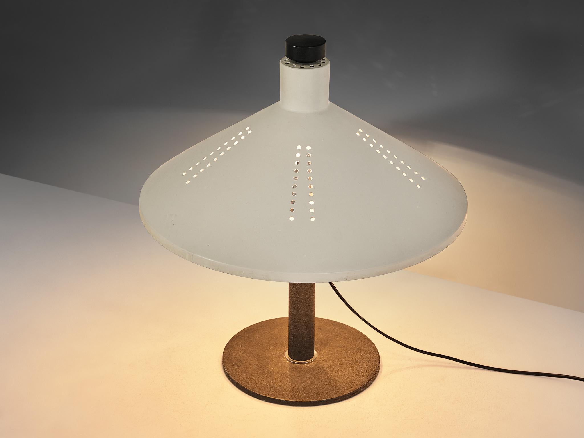 Gino Sarfatti for Arteluce Lámpara de sobremesa '609' de aluminio blanco y hierro fundido finales del siglo XX en venta