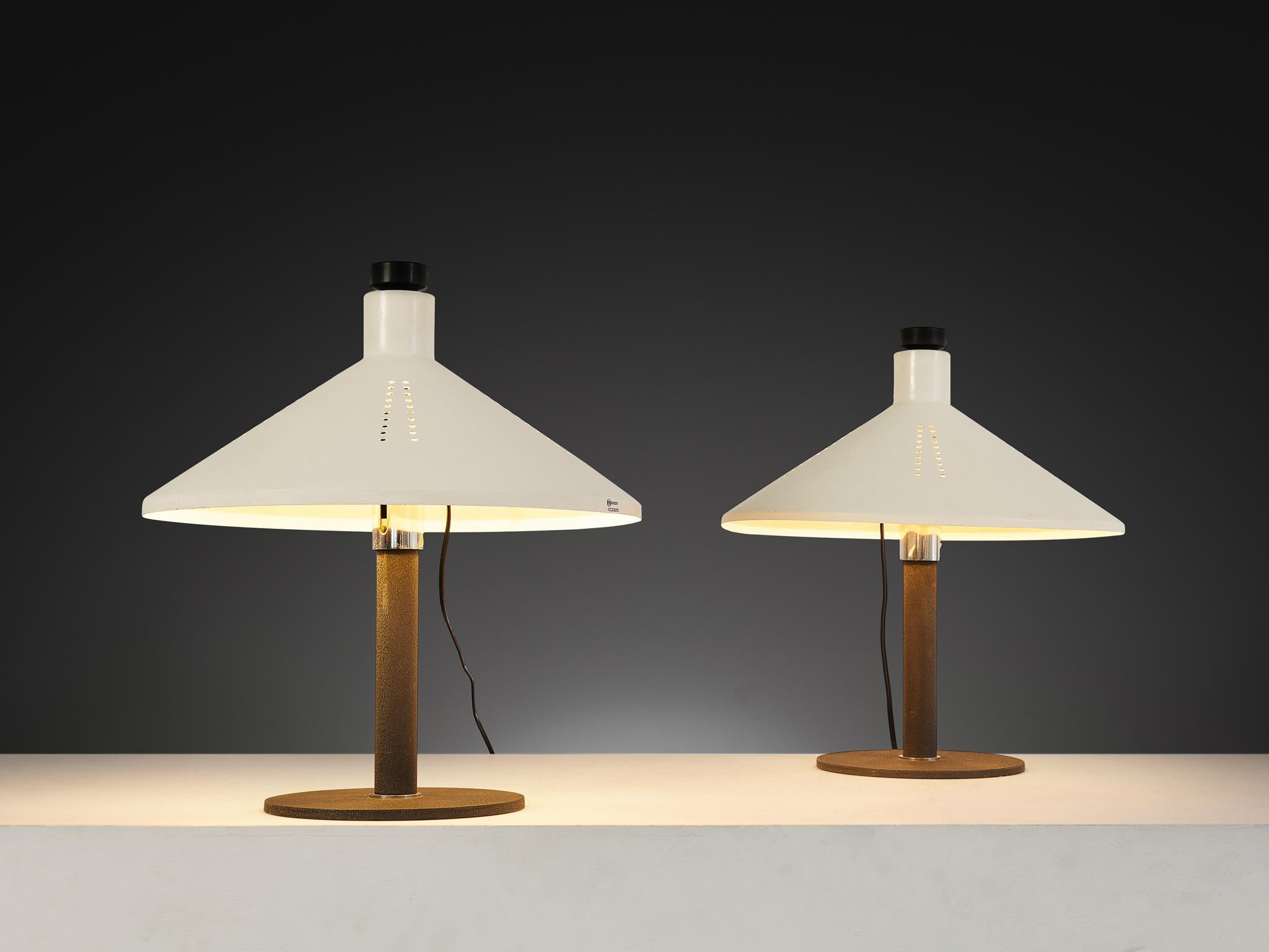 Gino Sarfatti for Arteluce Lámparas de mesa '609' de aluminio blanco y hierro fundido finales del siglo XX en venta