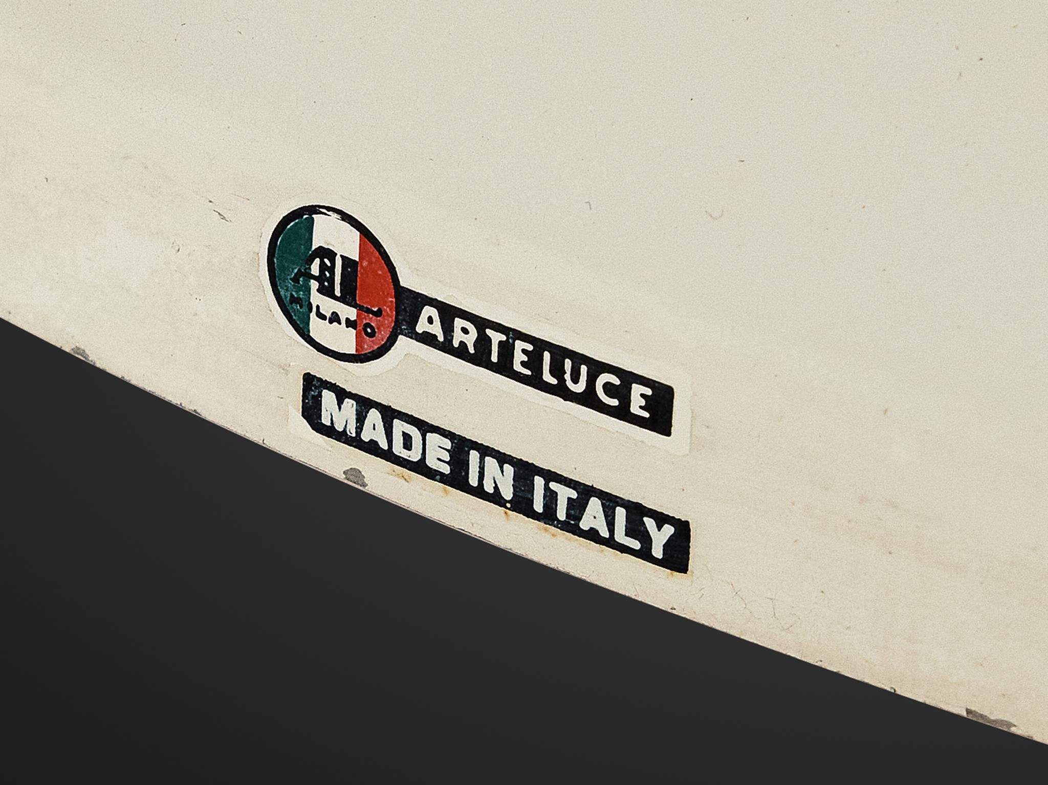 Gino Sarfatti for Arteluce Lámparas de mesa '609' de aluminio blanco y hierro fundido en venta 1