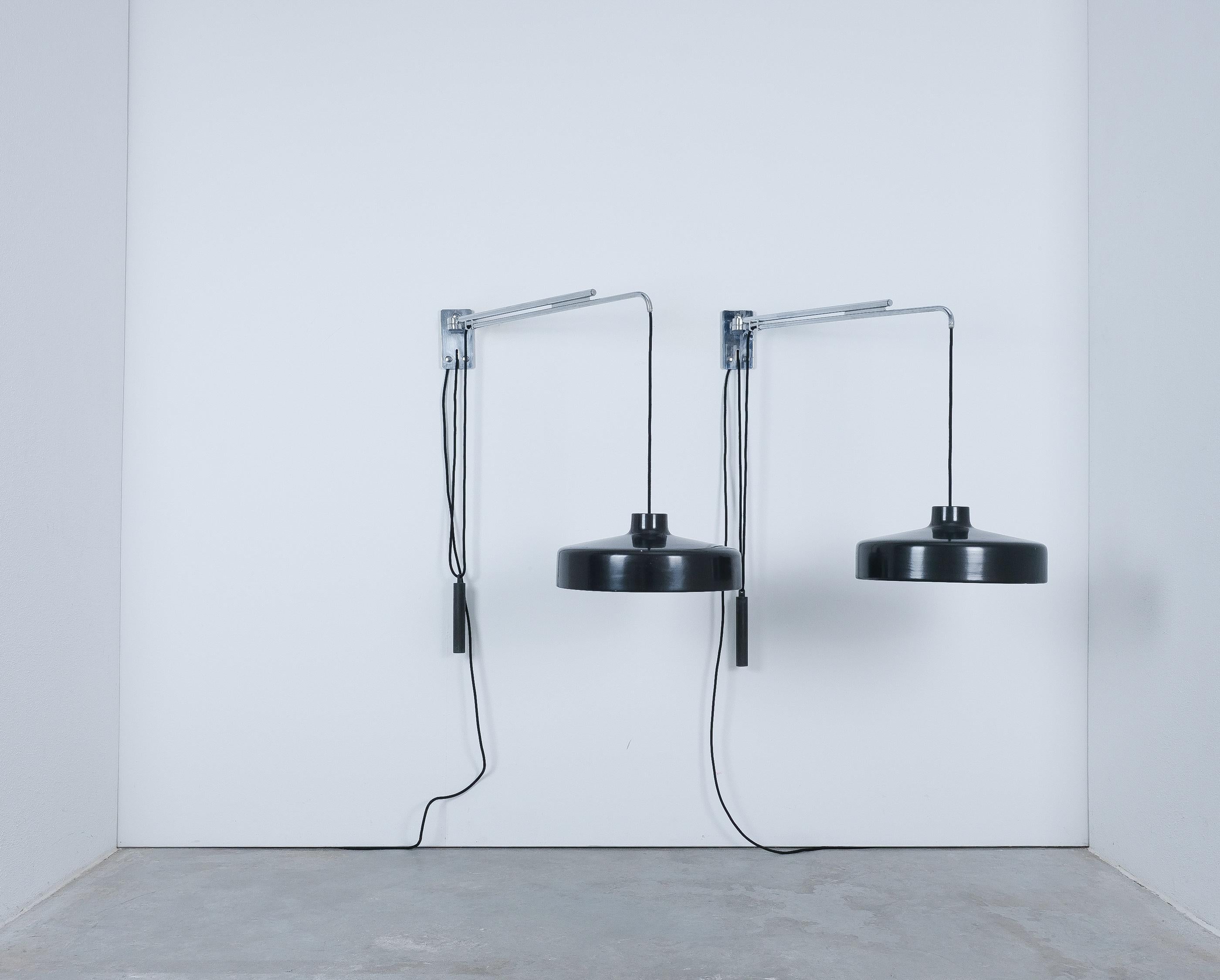 Mid-Century moderno Gino Sarfatti for Arteluce Lampade a sospensione da parete nere (2x) Model 194n, 1950 in vendita