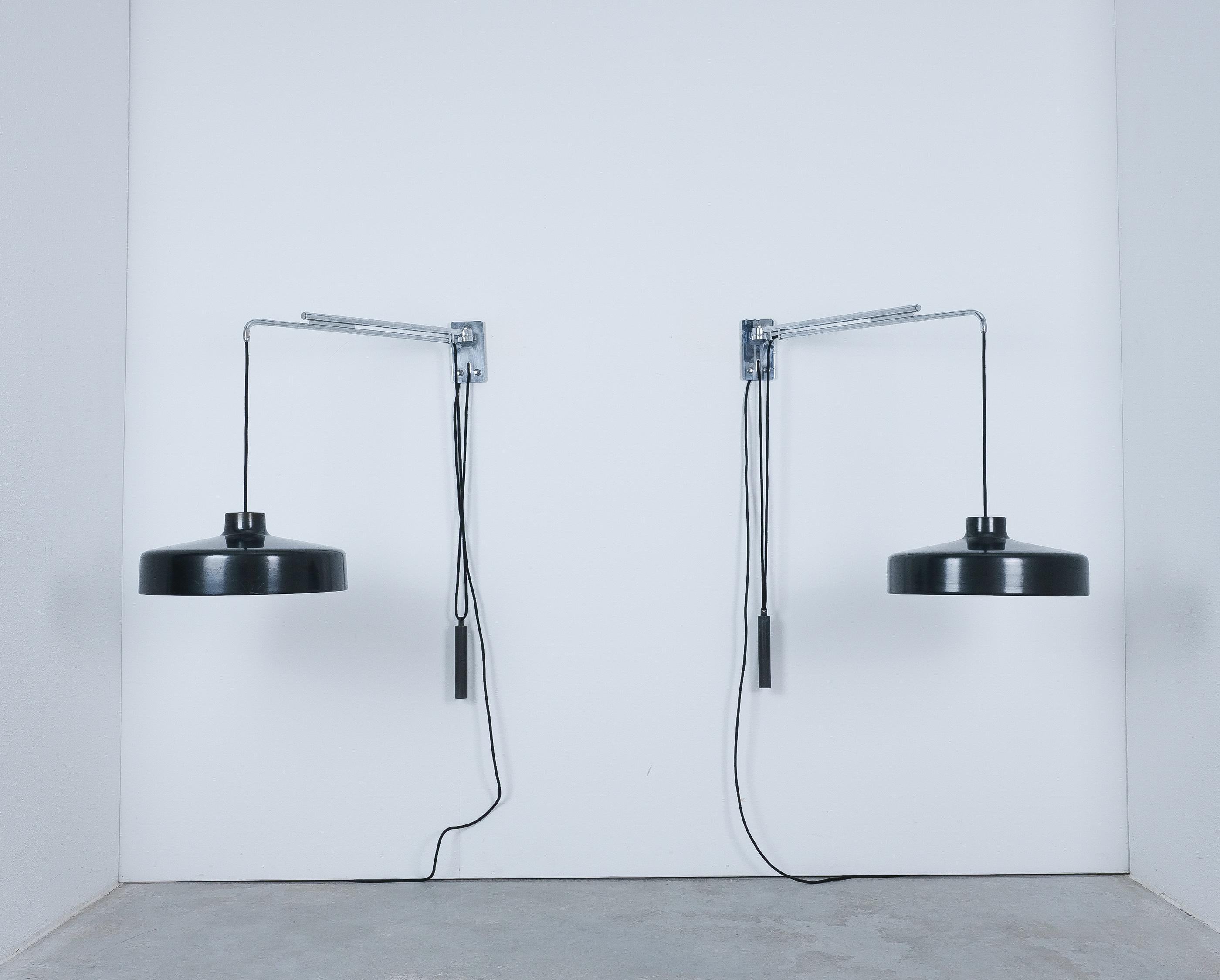 Italiano Gino Sarfatti for Arteluce Lampade a sospensione da parete nere (2x) Model 194n, 1950 in vendita