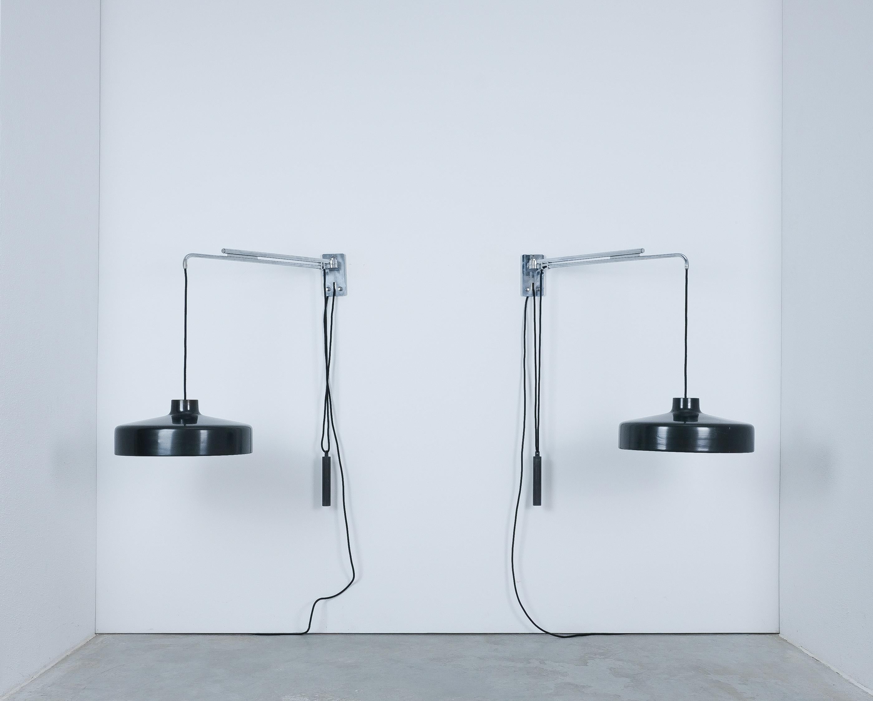 Gino Sarfatti for Arteluce Lampade a sospensione da parete nere (2x) Model 194n, 1950 In condizioni buone in vendita a Vienna, AT