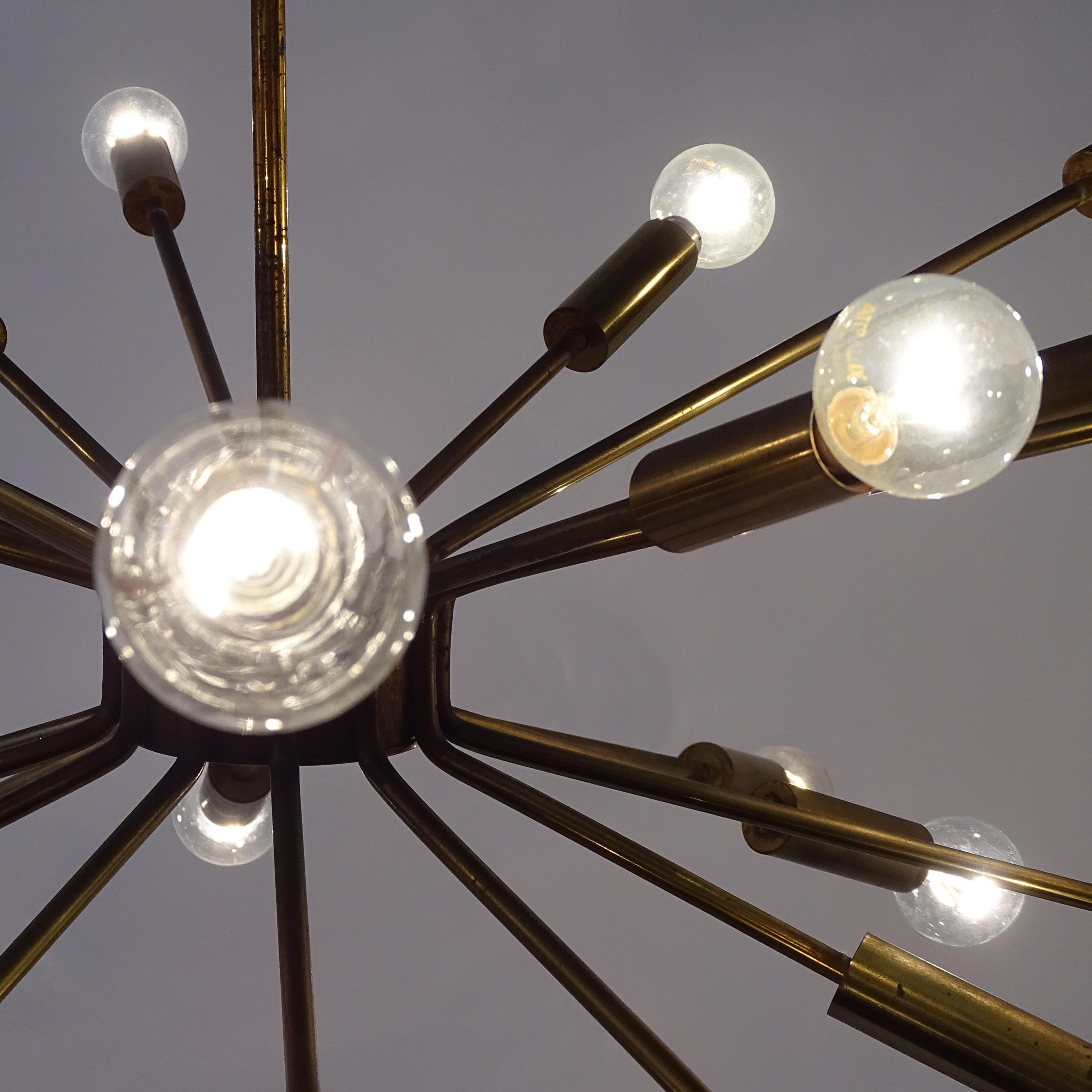 Gino Sarfatti for Arteluce 'Fireworks' Brass Ceiling Lamp, Italy 1939 In Good Condition For Sale In Milan, IT