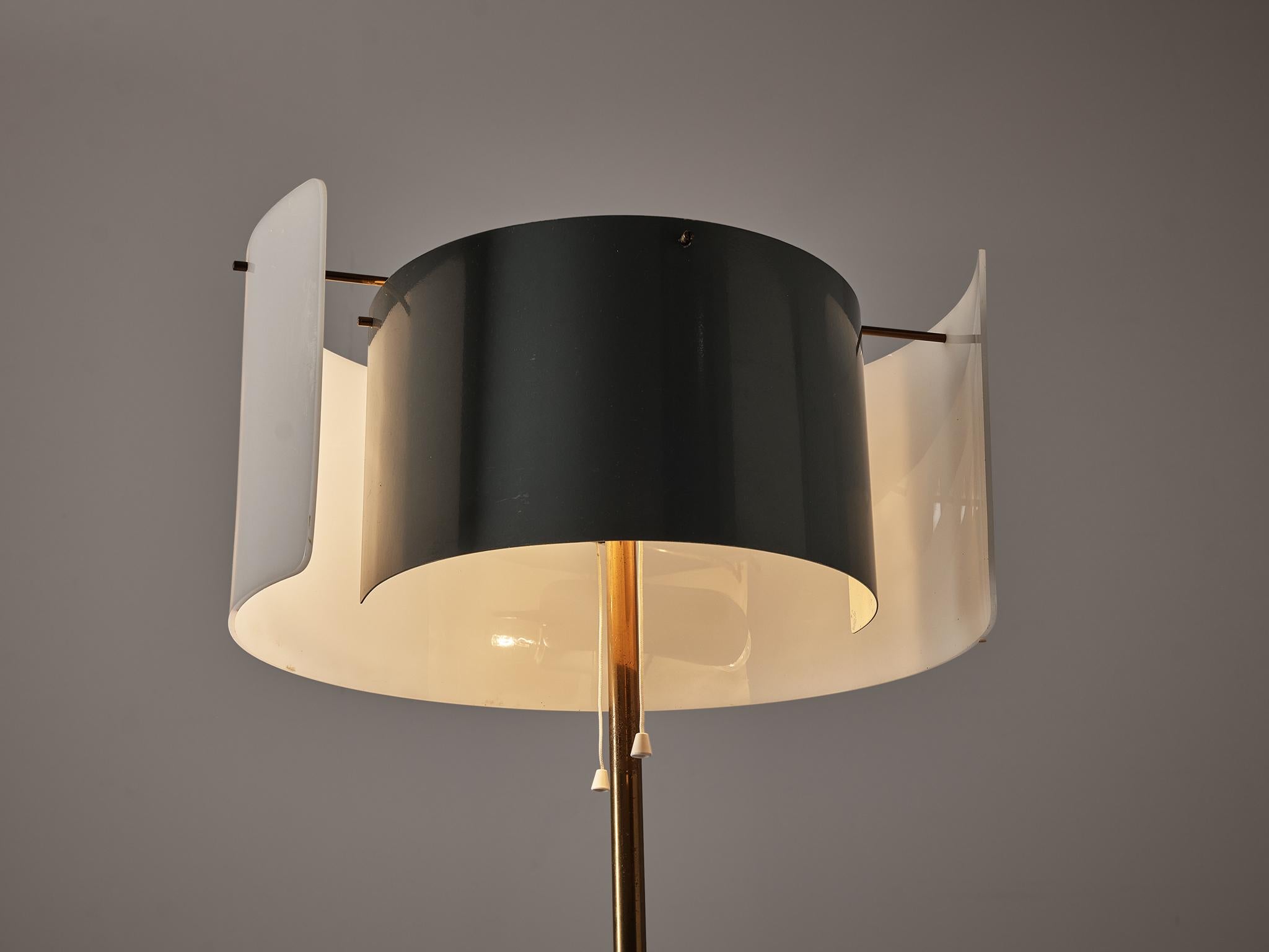 Gino Sarfatti for Arteluce Floor Lamp Model '1056' in Brass and Aluminum In Good Condition In Waalwijk, NL