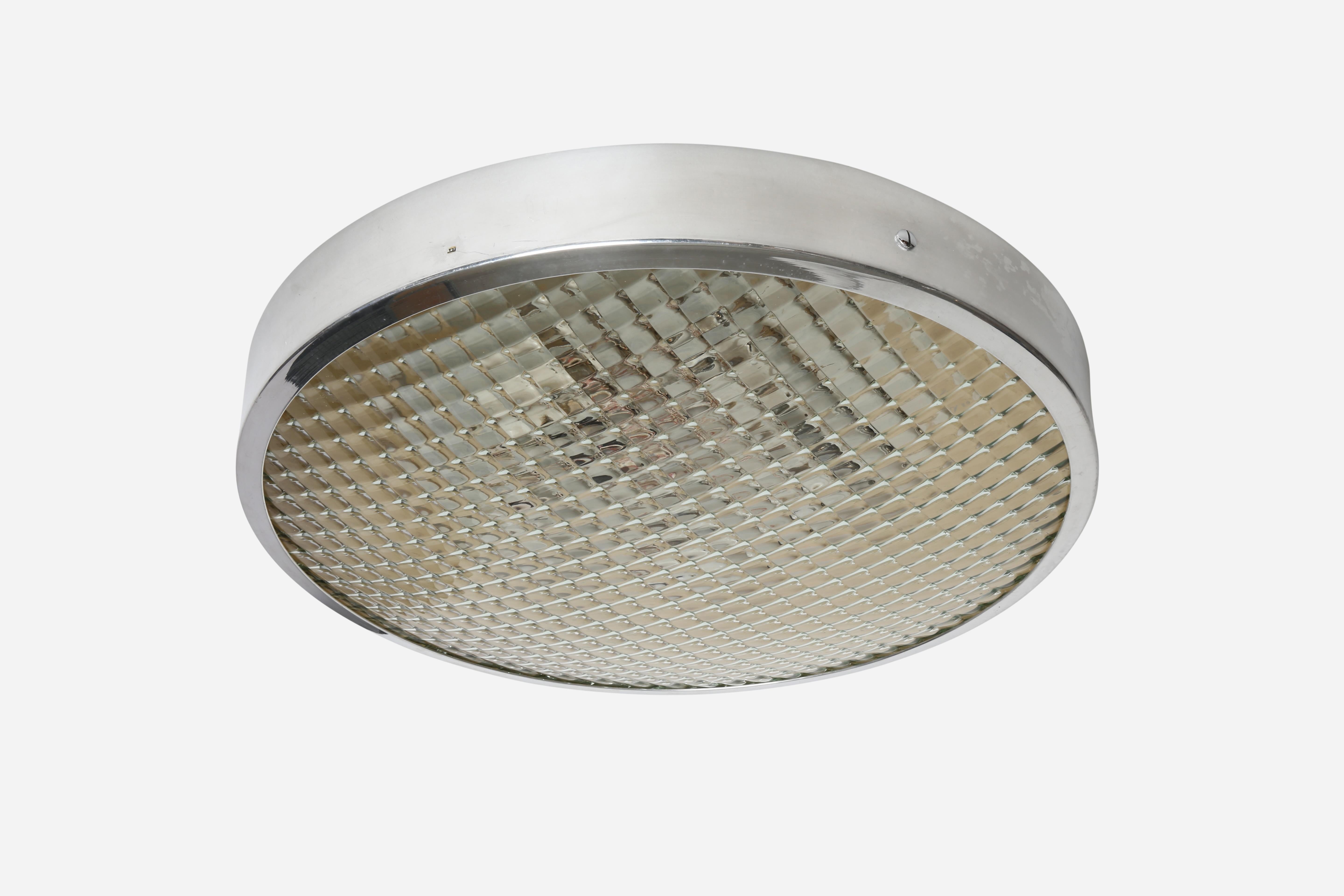 Gino Sarfatti for Arteluce flush mount ceiling light.
Model 3001/50
Prismatic glass, chrome plated aluminum, painted metal.
Remains of Arteluce sticker.
Made in Italy in 1950s.
Takes 5 Edison base bulbs.
Complimentary US rewiring upon request.

