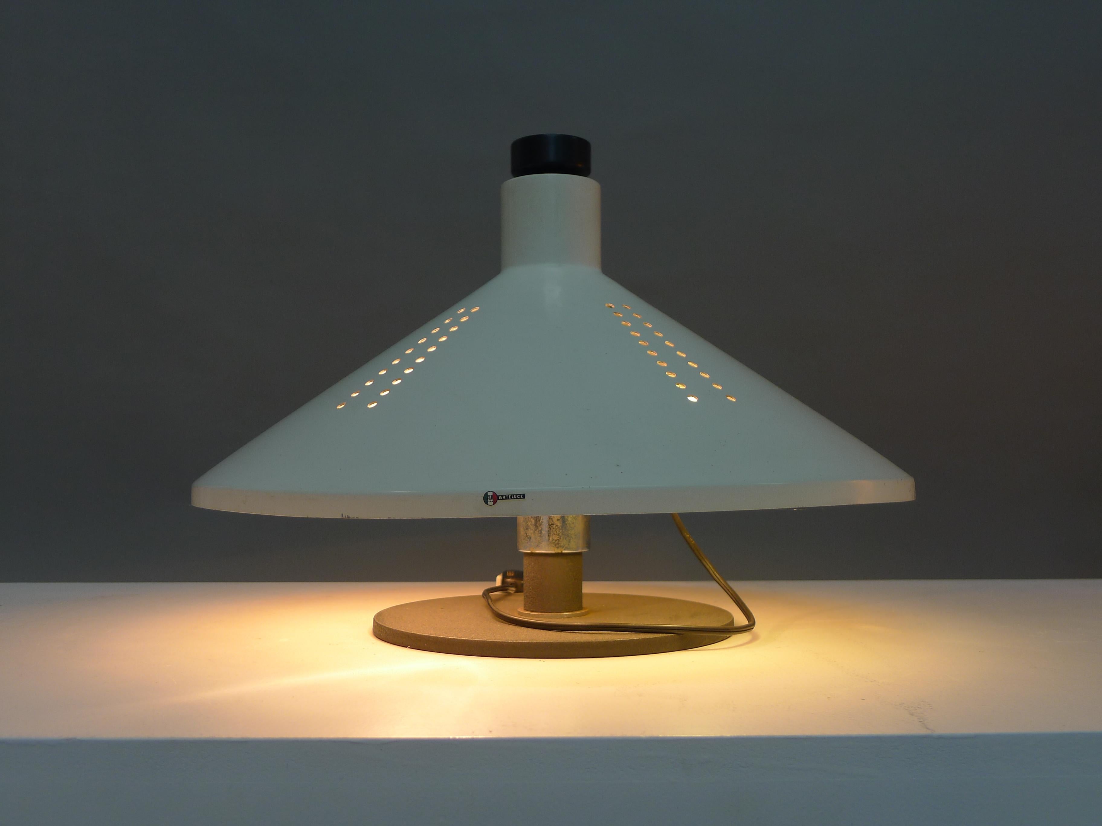 Late 20th Century Gino Sarfatti for Arteluce, Italy, Model 609 Table Lamp from 1973, Labelled