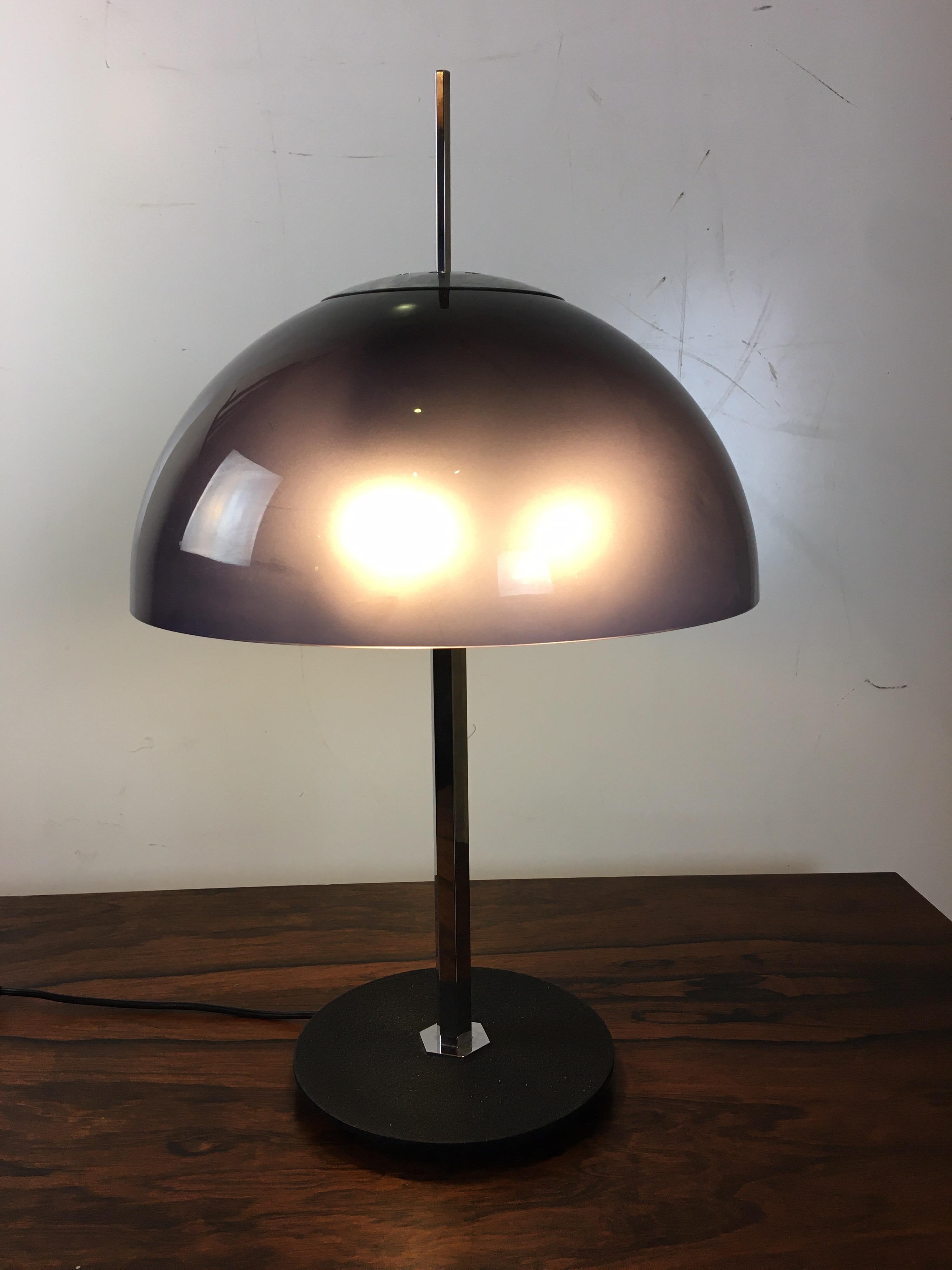 Gino Sarfatti for Aretluce model 584/g table lamp. Designed in 1957, unique frosted plastic shade in tones of purple, topped off with a round chrome concave cover and tall hexagonal finale. Lamp does not come up very often, especially in the United