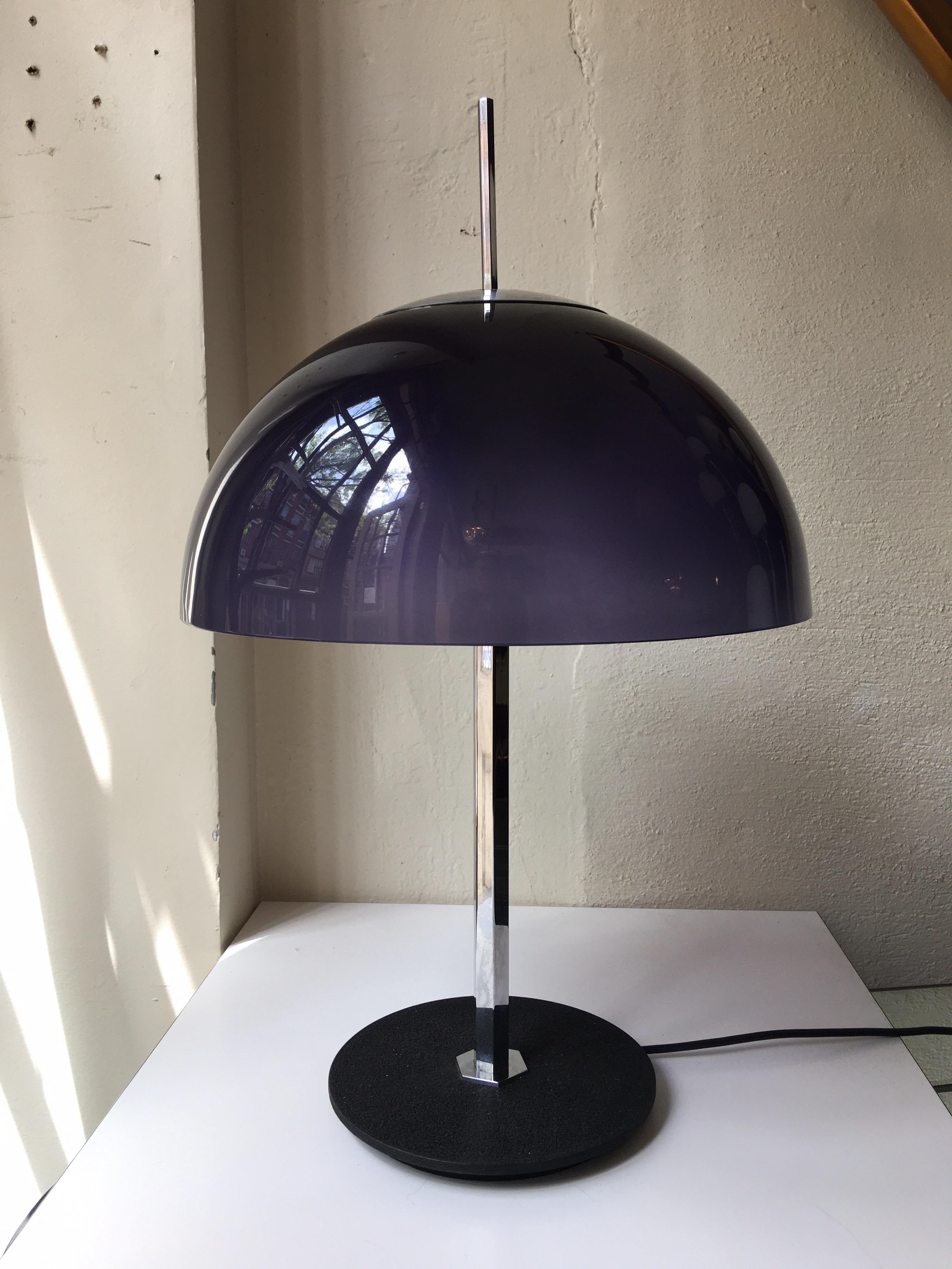 Mid-Century Modern Gino Sarfatti for Arteluce Model 584/G Table Lamp For Sale