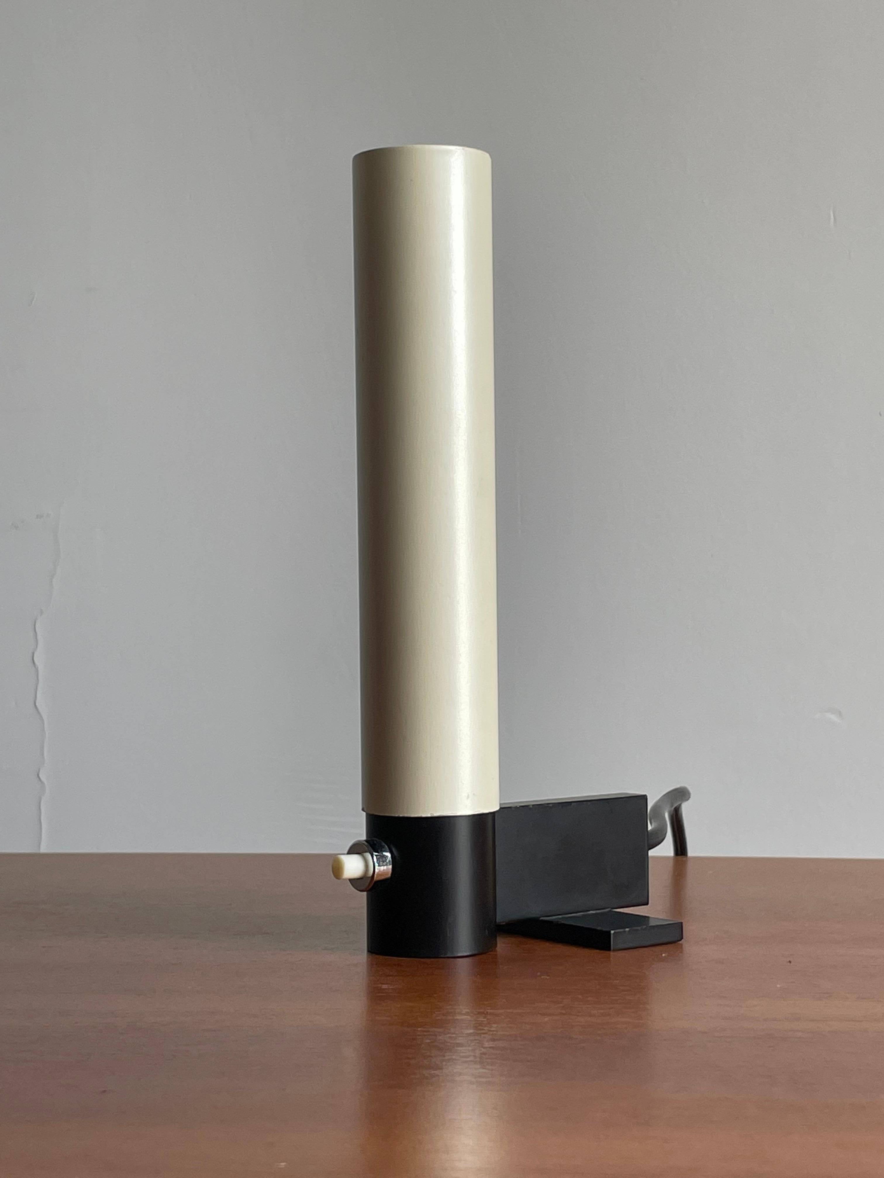 Metal Gino Sarfatti for Arteluce Model 585 Minimalist Table Lamp For Sale