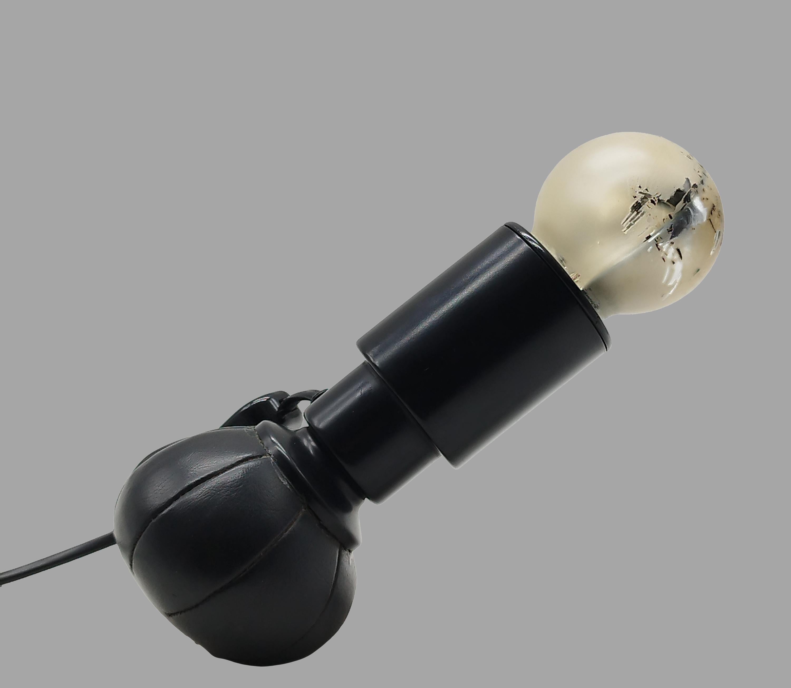 Mid-Century Modern Gino Sarfatti for Arteluce Model 600c Black Table Lamp, Italy, 1960s For Sale