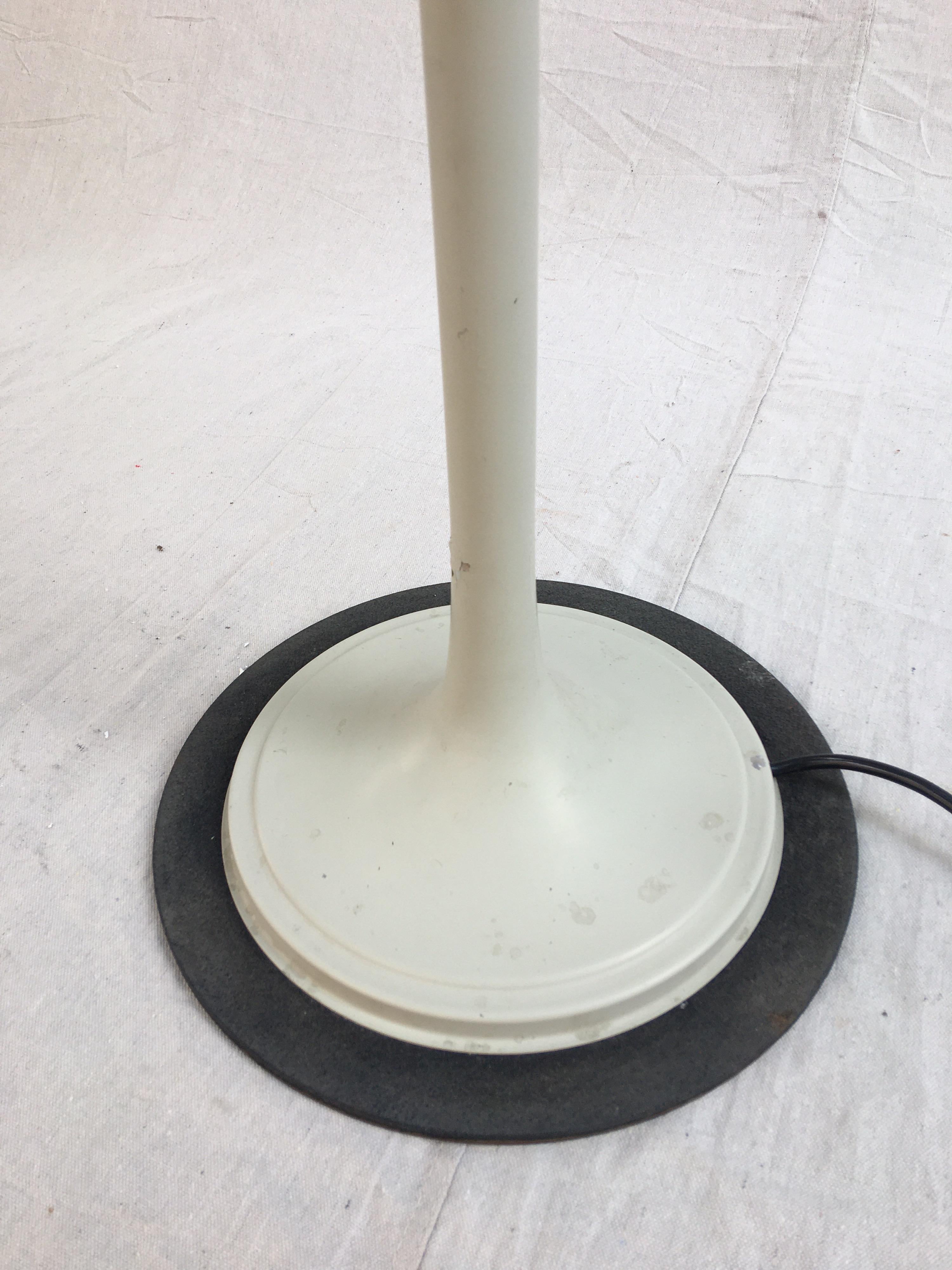 Gino Sarfatti for Arteluce Monumental Floor Lamp Model 1094 from 1966 In Good Condition In Philadelphia, PA