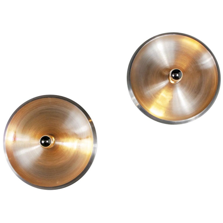 Gino Sarfatti for Arteluce, Pair of '262' Wall Lamps For Sale