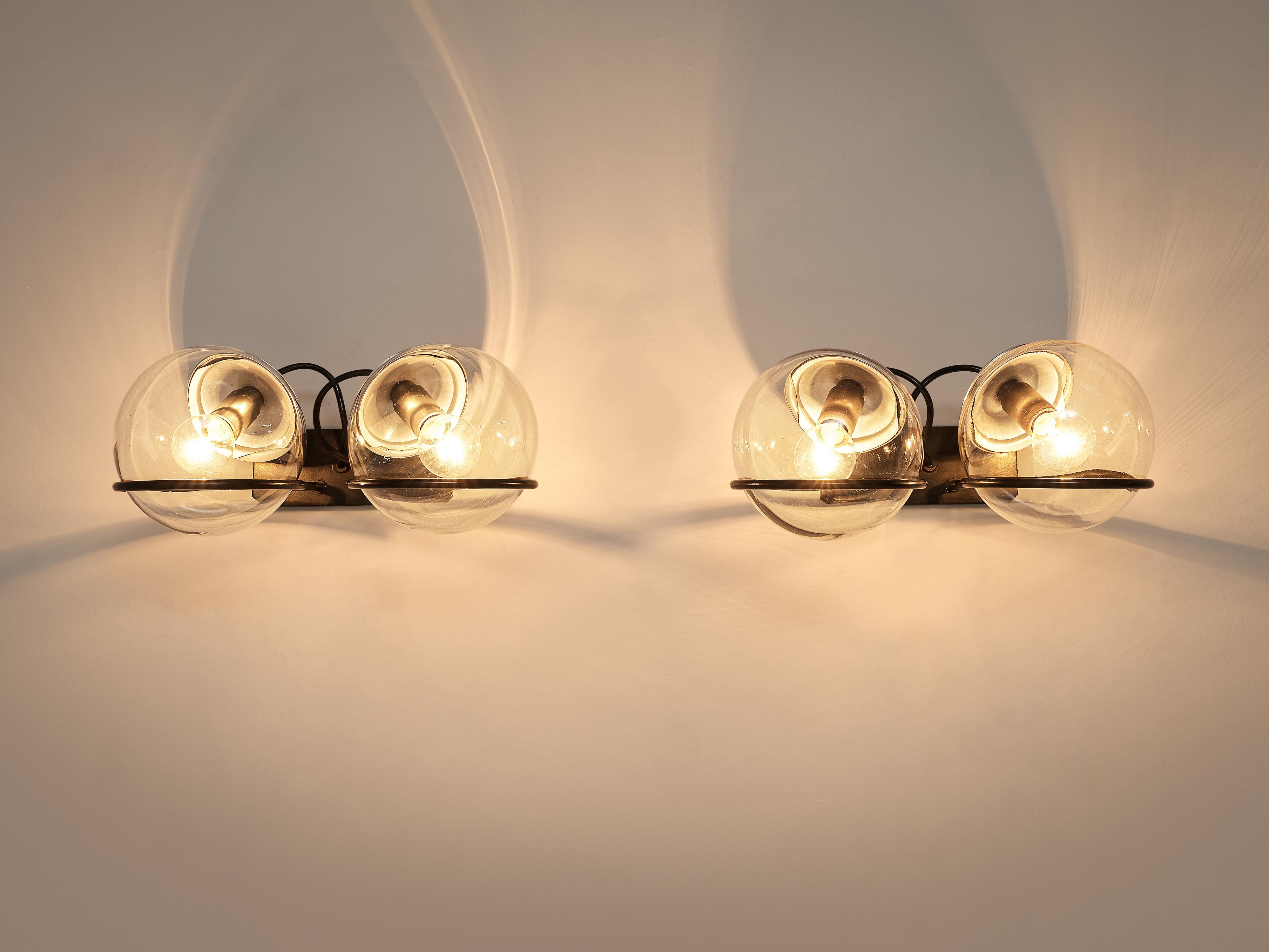Mid-20th Century Gino Sarfatti for Arteluce Pair of Wall Lights Model '237' in Glass and Metal