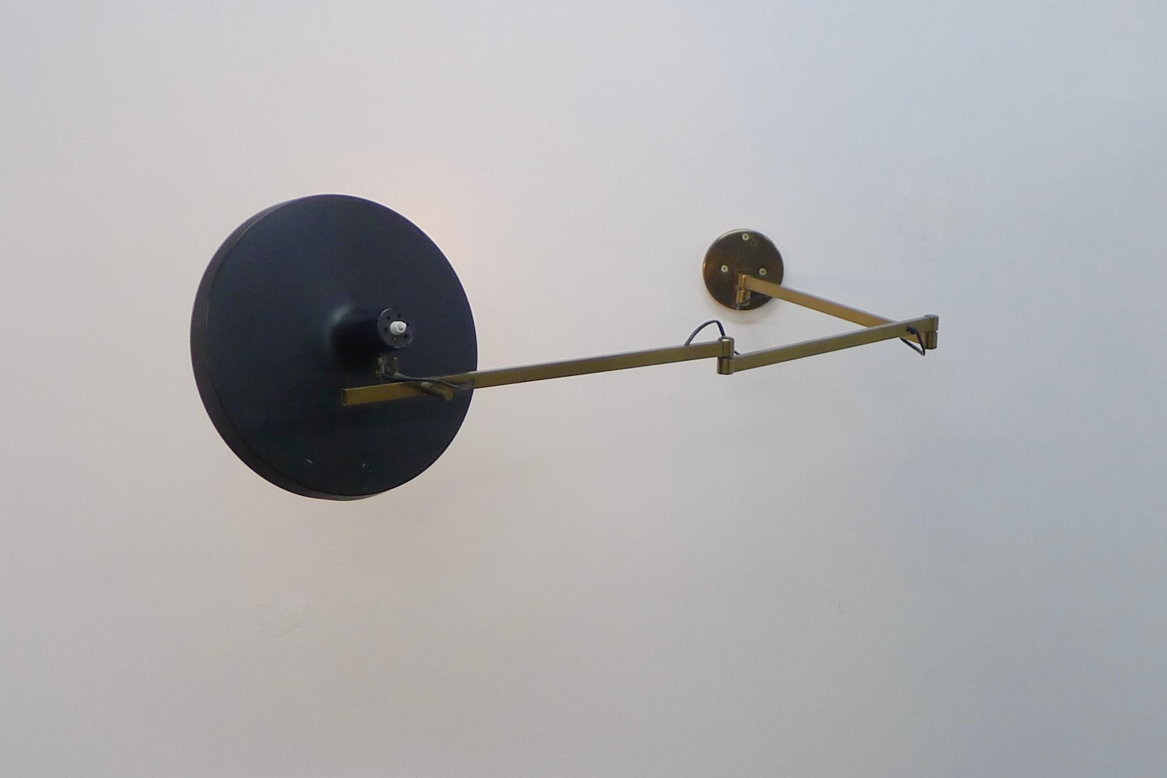 Gino Sarfatti for Arteluce, Rare Adjustable Wall Light, model 197, 1953 In Good Condition For Sale In Wargrave, Berkshire