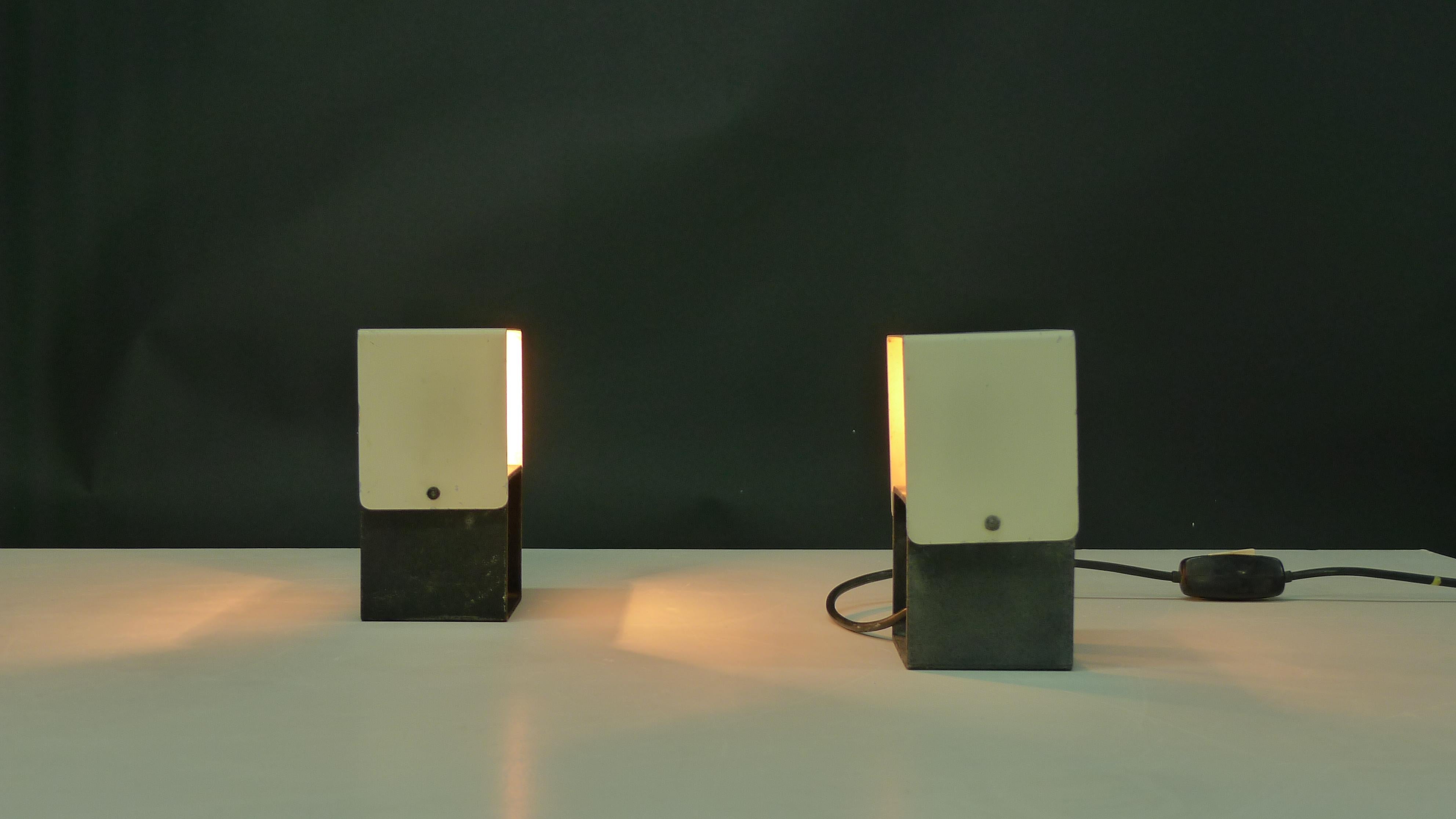 Mid-Century Modern Gino Sarfatti for Arteluce, Rare Pair of Table/Desk Lamps, Circa 1960, Labelled For Sale