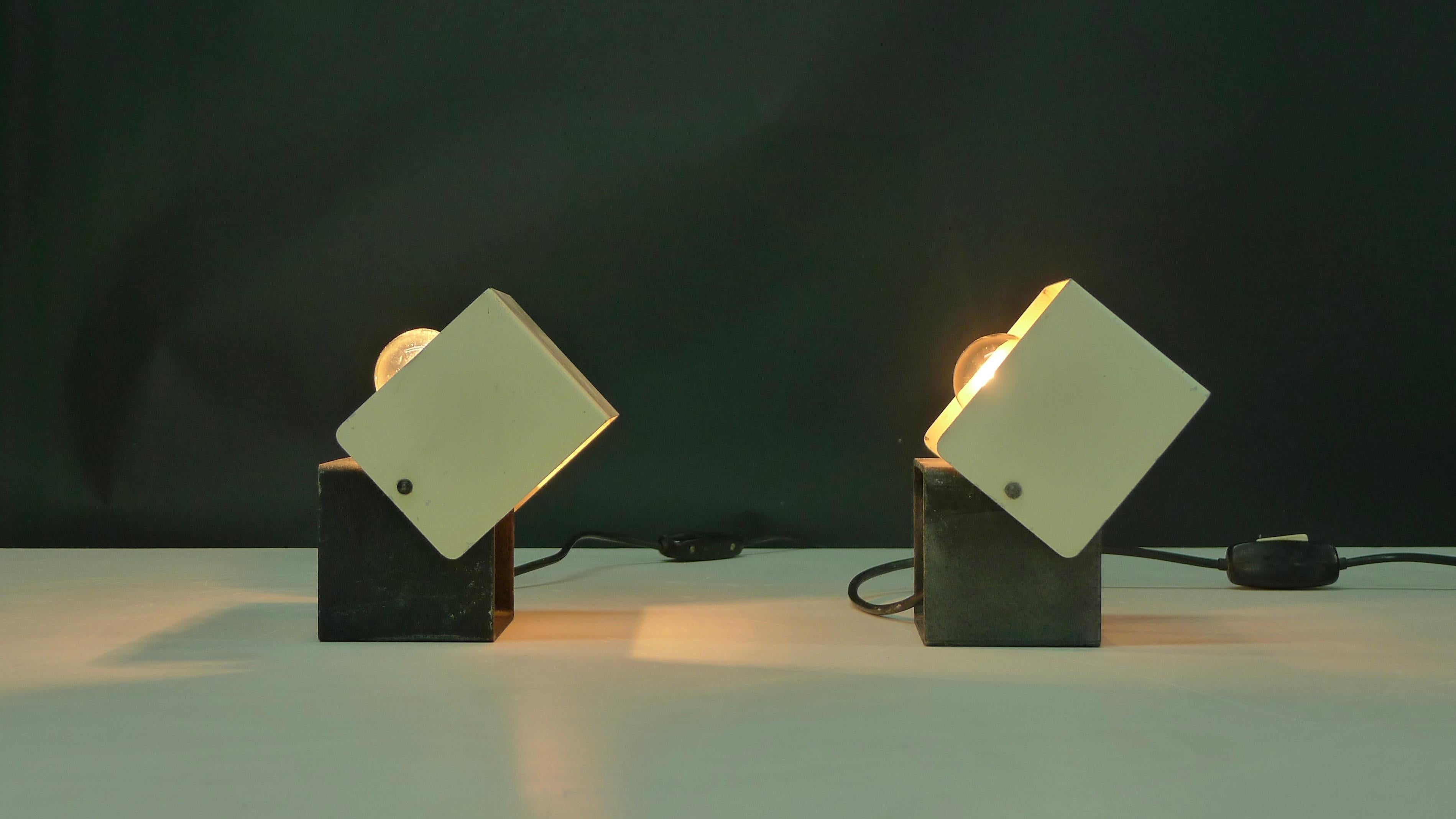 Italian Gino Sarfatti for Arteluce, Rare Pair of Table/Desk Lamps, Circa 1960, Labelled For Sale