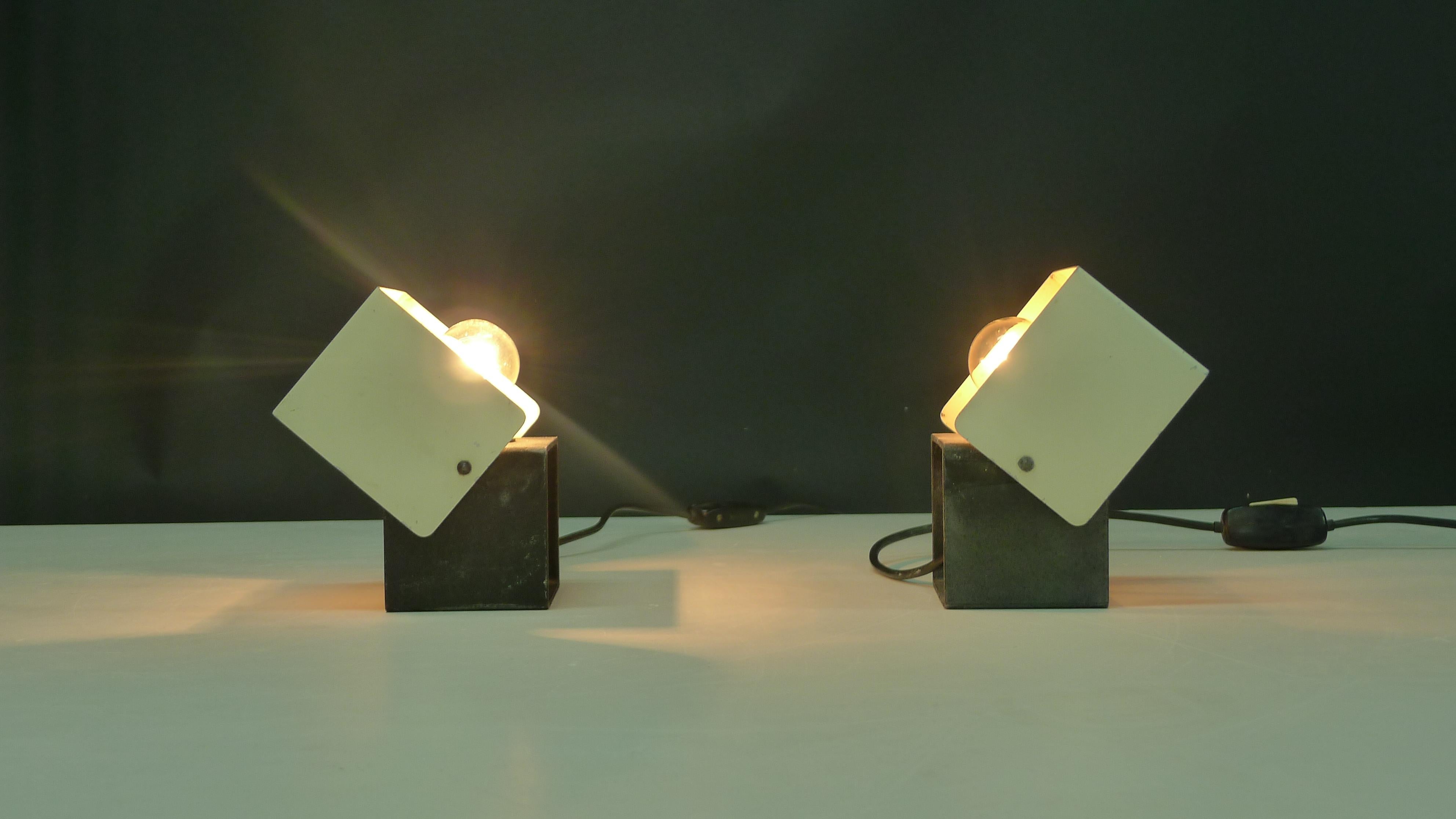 Gino Sarfatti for Arteluce, Rare Pair of Table/Desk Lamps, Circa 1960, Labelled In Good Condition For Sale In Wargrave, Berkshire
