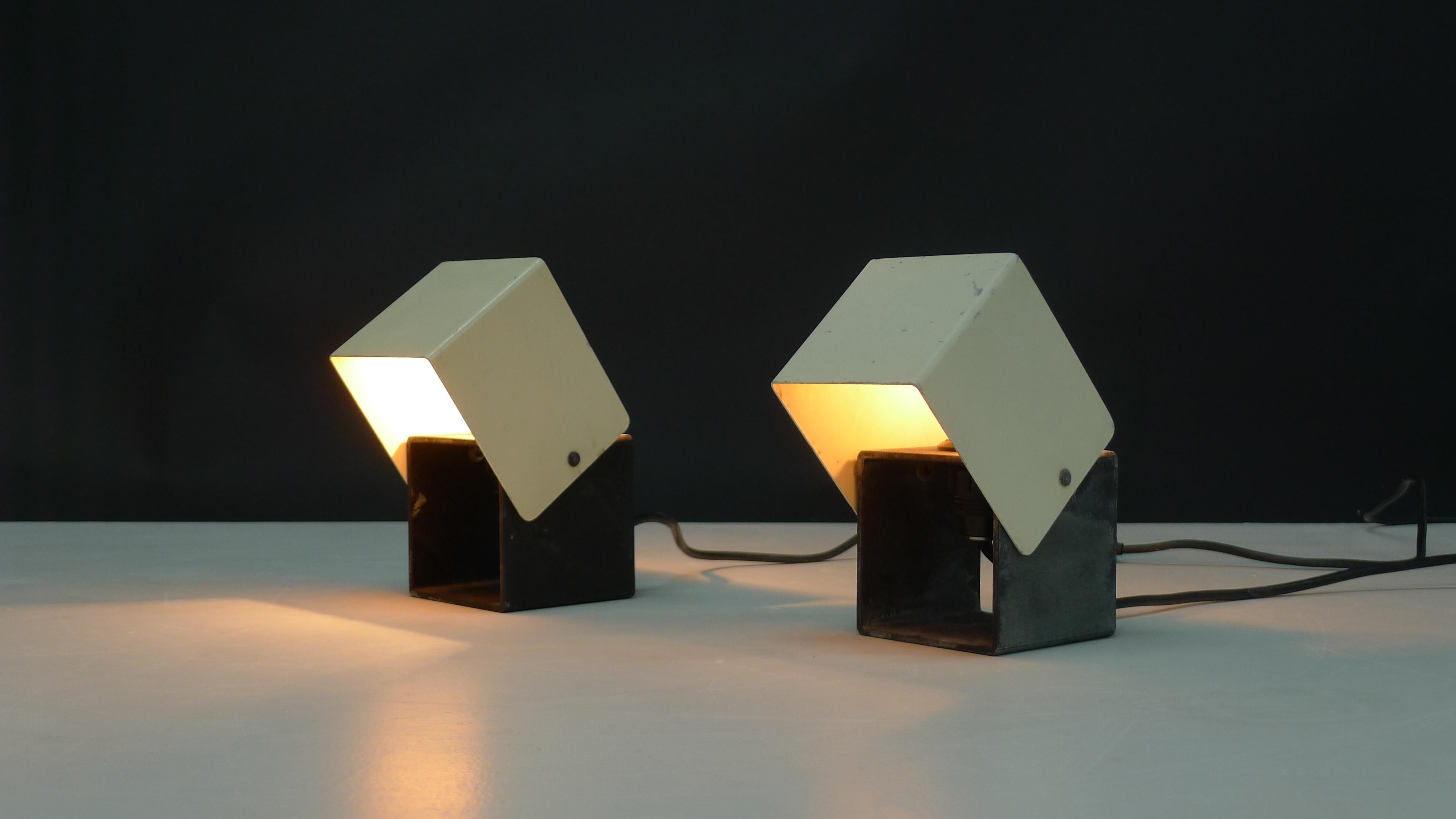 Gino Sarfatti for Arteluce, Rare Pair of Table/Desk Lamps, Circa 1960, Labelled For Sale 2