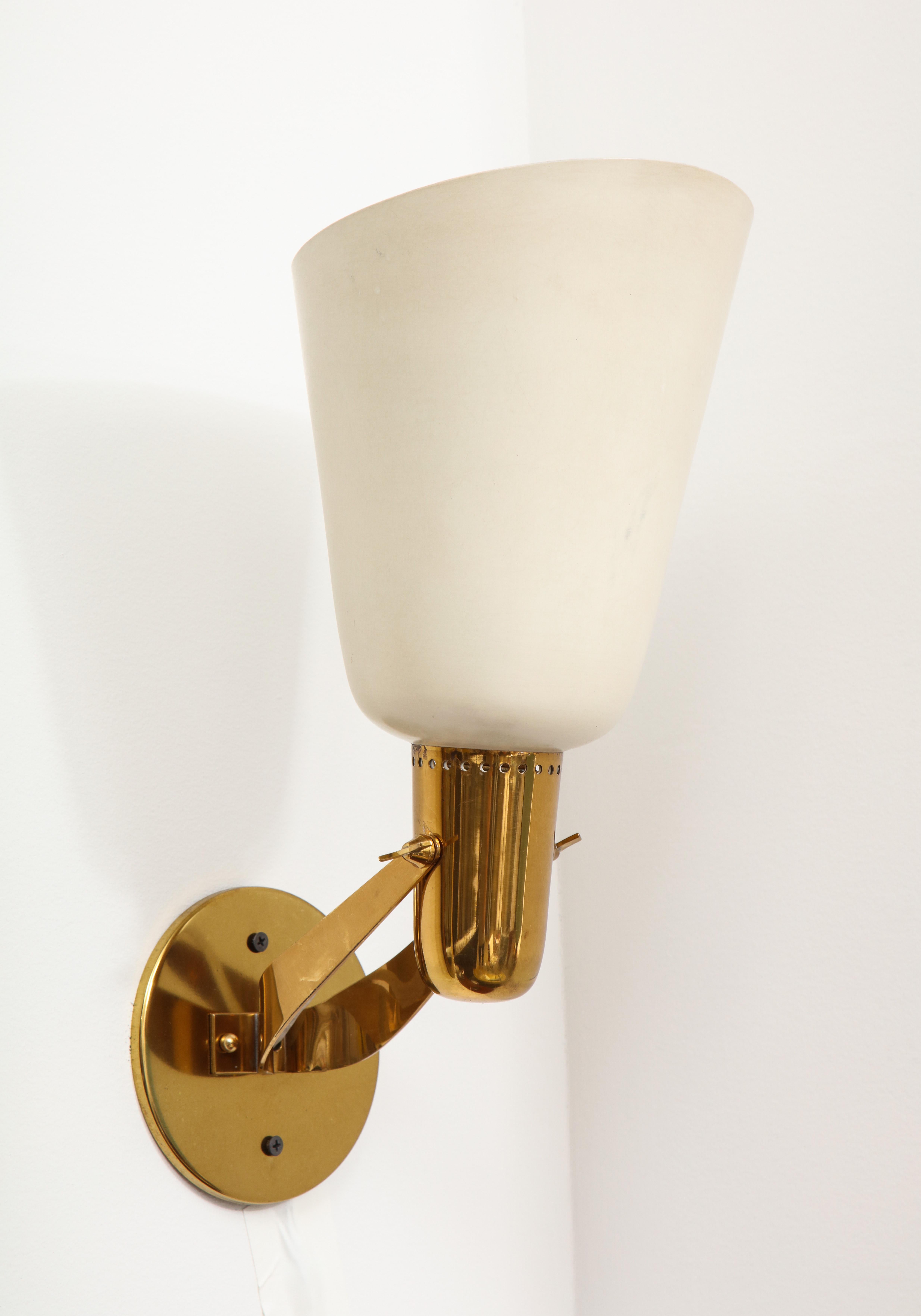 Gino Sarfatti for Arteluce Rare Set of Four Large Sconces Model 121 In Good Condition In New York, NY